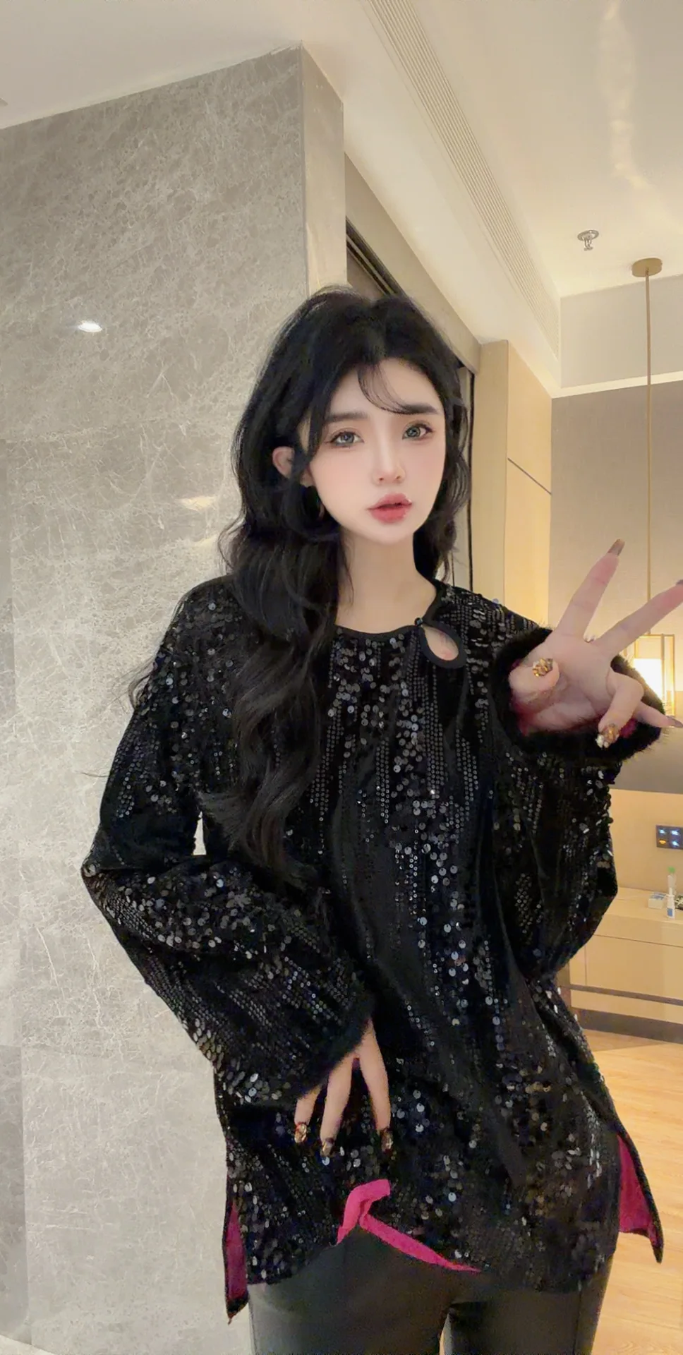 

Свободный повседневный универсальный модный женский топ в европейском стиле, зима 2025, круглый вырез, однотонный, для работы, стильный дизайн