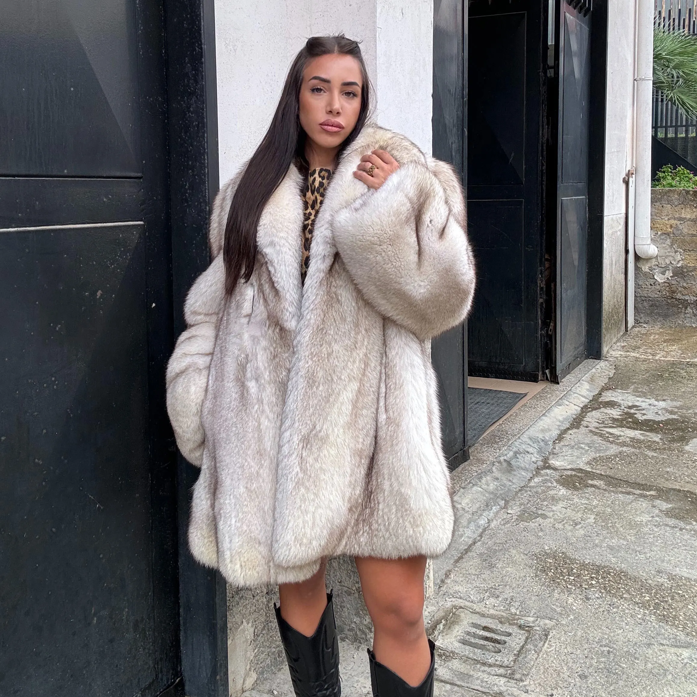 Luxury Women Elegant Real Natural Fox Fur Long Coat Full Pelt Jacket Winter Fashion Genuine Fox Fur Warm Thick Outerwear