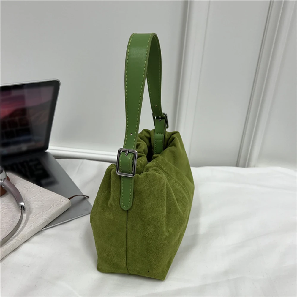 حقيبة صغيرة محمولة باليد ذات ملمس غير لامع، حقيبة كتف نسائية جديدة، حقيبة كروس راقية وعصرية