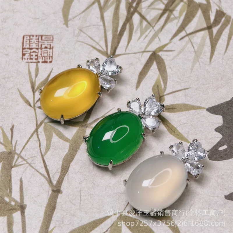New natural ice pendant, emerald-colored white inlaid with green agate pink jade necklace accessory