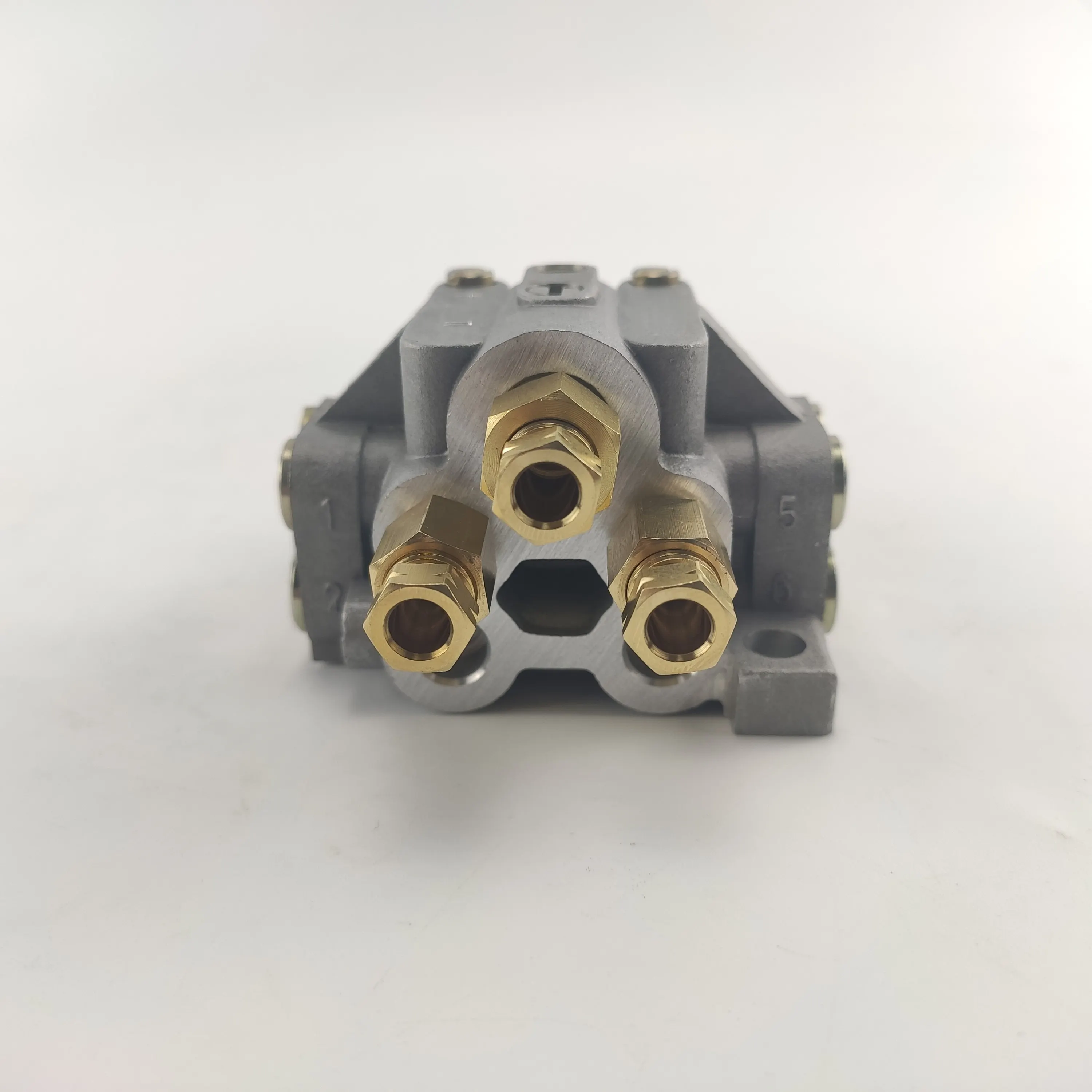 IHI U-4R Progressive Grease Distributor, 1-in-4-Out with Indicator Needle, for Punch Press