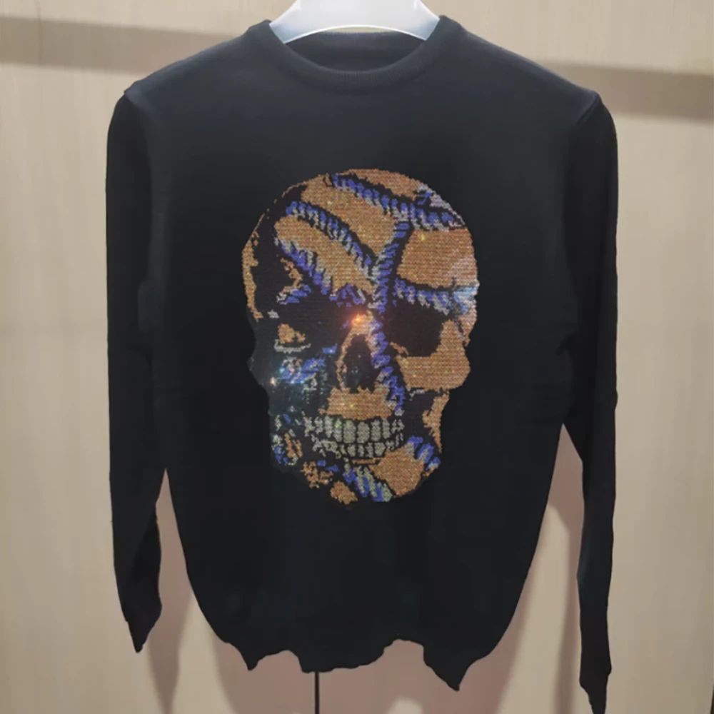 Felpe con testa di teschio da uomo Design con strass Streetwear Pullover maschile alla moda hip-hop Comodo abbigliamento da uomo di alta qualità