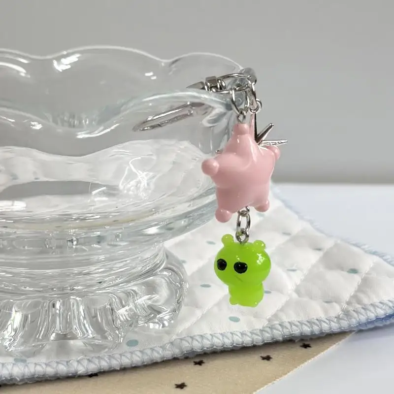 Niedlicher Alien-Schlüsselanhänger mit großen Augen, Anhänger für Kopfhörer-Taschen, Taschenanhänger, Anhänger für Rucksäcke und Handtaschen, Partygeschenk, kreativer kleiner Anhänger – Detail 13