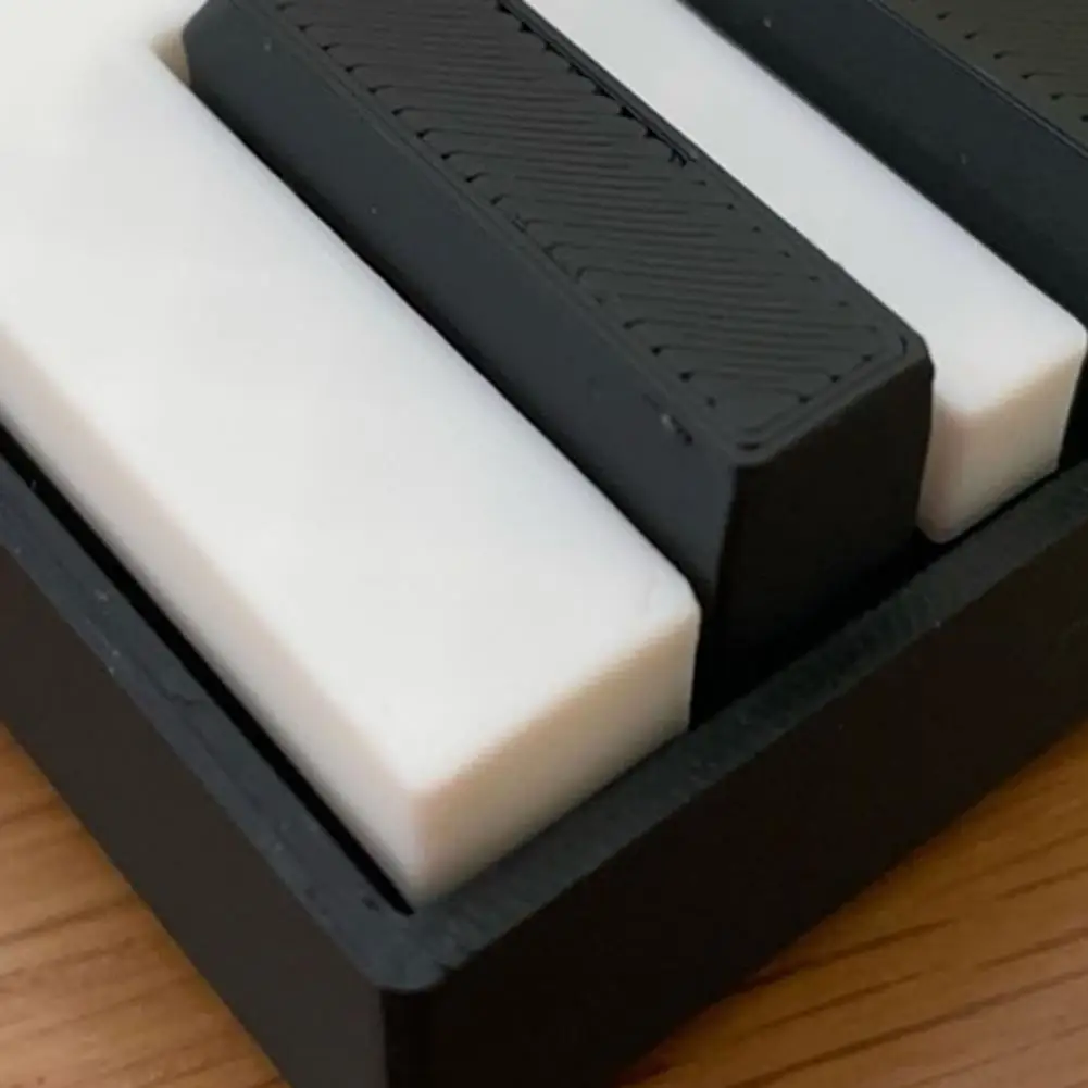 Mini Piano Keychain Piano Key Clicker Playable Fingertip Piano Stress Relief Toy with Ring Black White Keys for Music Lovers