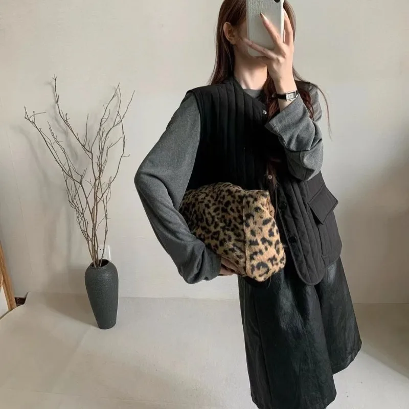 Women's 2026 Autumn Winter Striped Quilted Padded Sleeveless Vest Round Neck Casual Thick Warm Elegant Chic Coquette Trendy