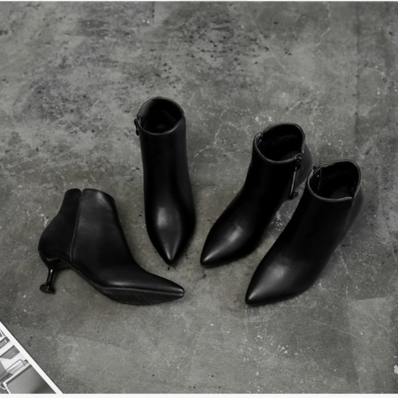 

Размер 31–43. Сапоги на высоком каблуке-шпильке с острым носком. Маленький размер 32, 33, ботильоны с острым носком. Зимняя одежда без шнуровки.