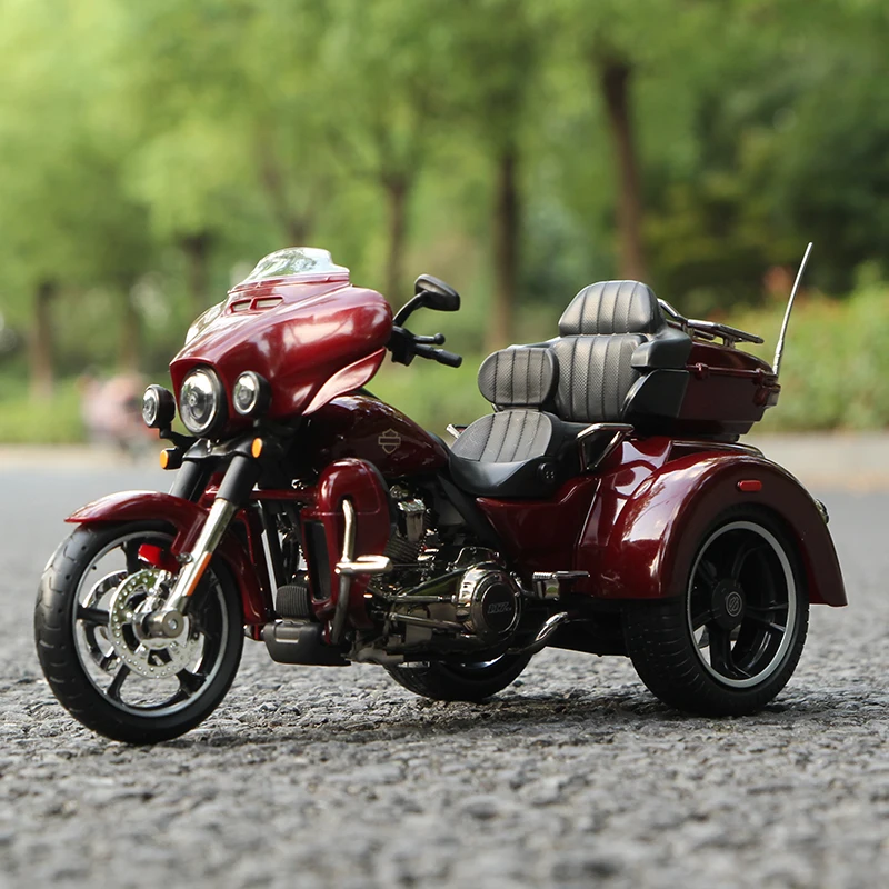 Maisto 1:12 Harley-Davidson CVO Tri Glide 2021 Trikes Die Cast Vehicles Collectible Motorcycle Model Toys Diecast Moto Gift