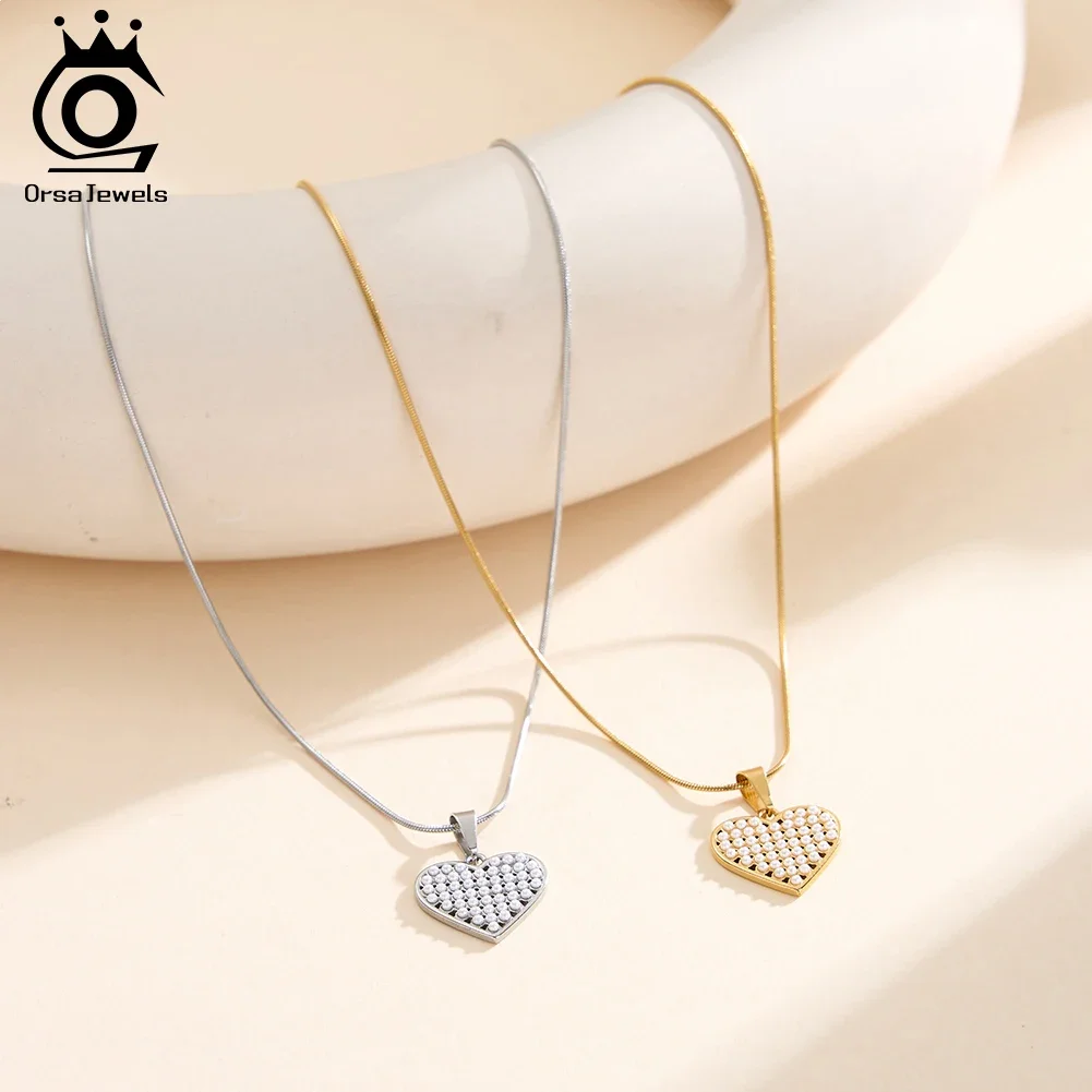 

ORSA JEWELS Stainless Steel Shell Pearls Pendant Necklace Heart for Women Modern Minimalist Waterproof Jewelry Gift STPN01