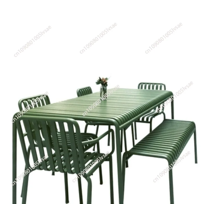 

Modern outdoor leisure furniture for the patio, featuring a minimalist design，vip link