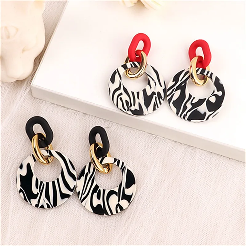 Acrylic Earrings Geometric Earrings for Women Vintage Exaggerated Acrylic Black White Leopard Print Hollow Circle Earrings gifts