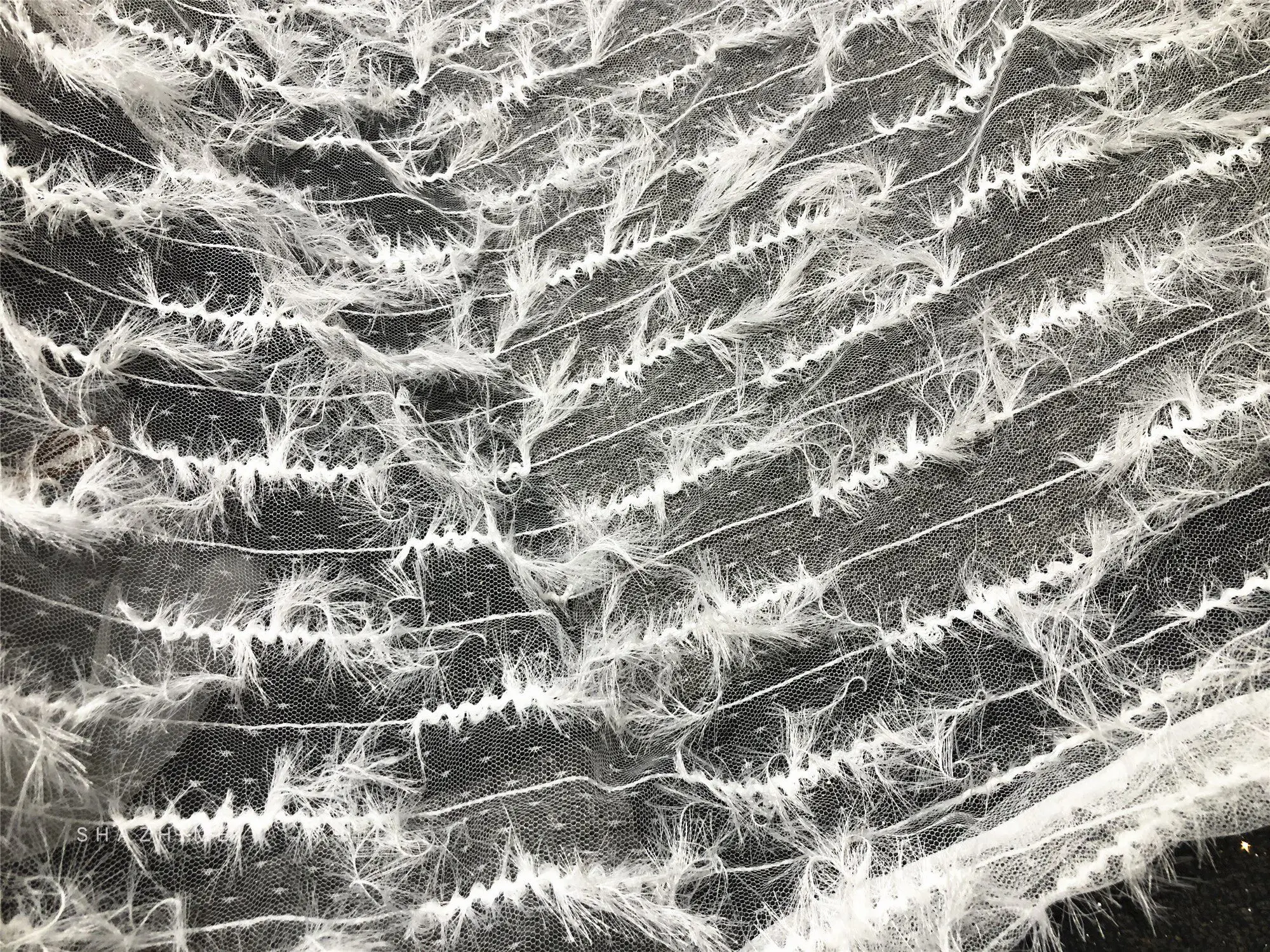 High-Grade White Three-Dimensional Feather Draping Fabric for Wedding Dress Gauze Cloth Plush Mesh Designer Fabric