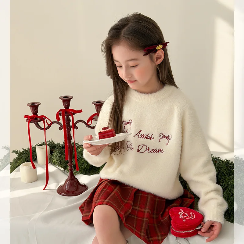 2025 Korean Version of Baby Girl's Round Neck Sweater Anti-pilling Imitation Mink Velvet Embroidered Letter Sweater Boutique
