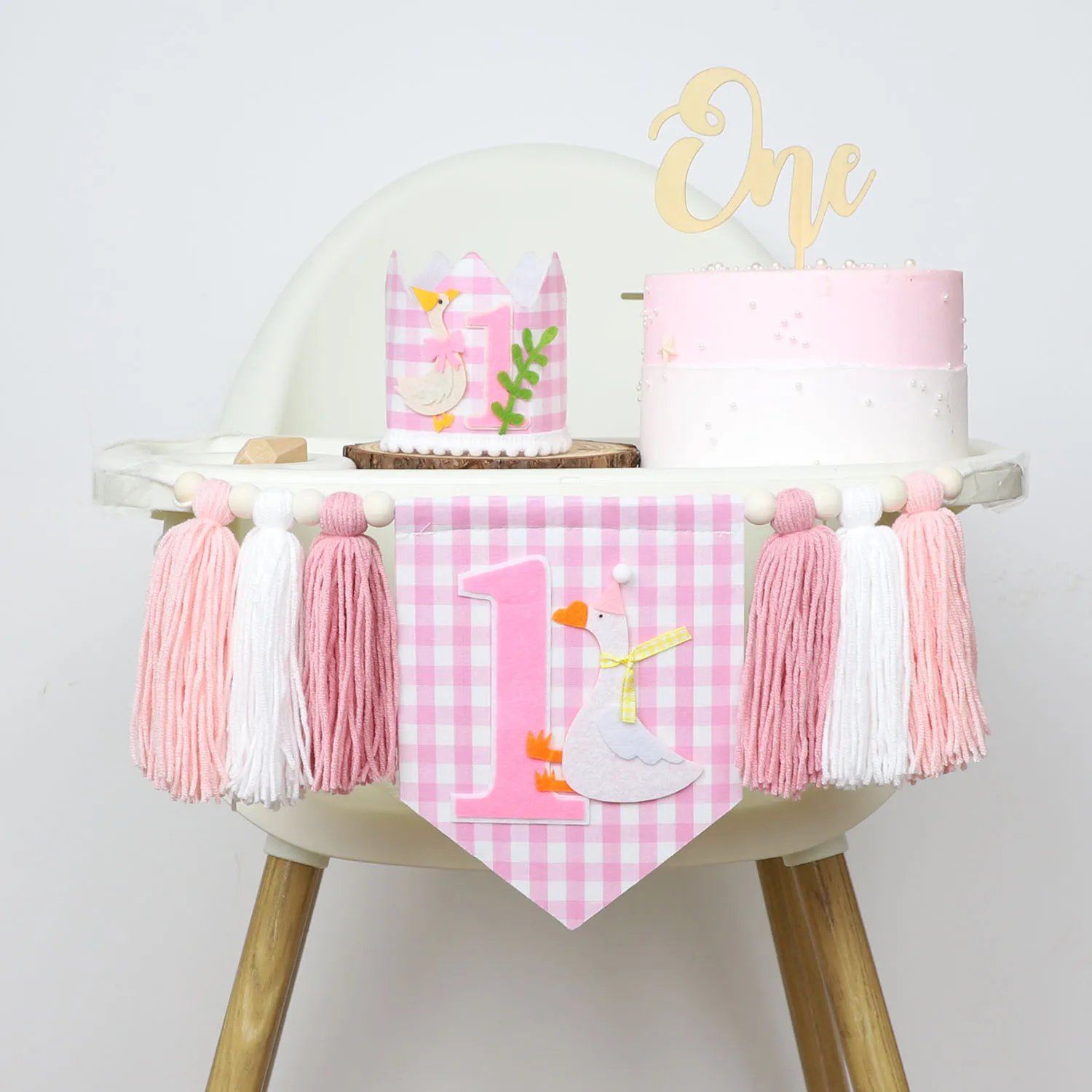 Partydekoration zum 1. Geburtstag mit Gänsemotiv, rosa kariertes Girlandenbanner, Geburtstagshut im Bohemian-Stil, Foto-Requisite zum Geburtstag des Mädchens – Detail 8