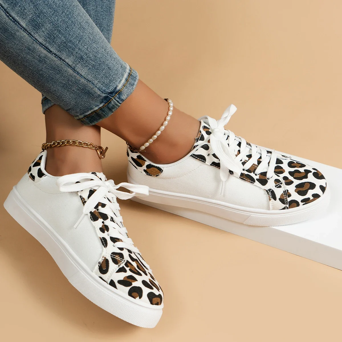 Leopard Print Sneakers Shoes for Women Free Shipping Women\'s Sandals 2024 Shows Woman Trend Spring Samba Sneaker Casual Cheap