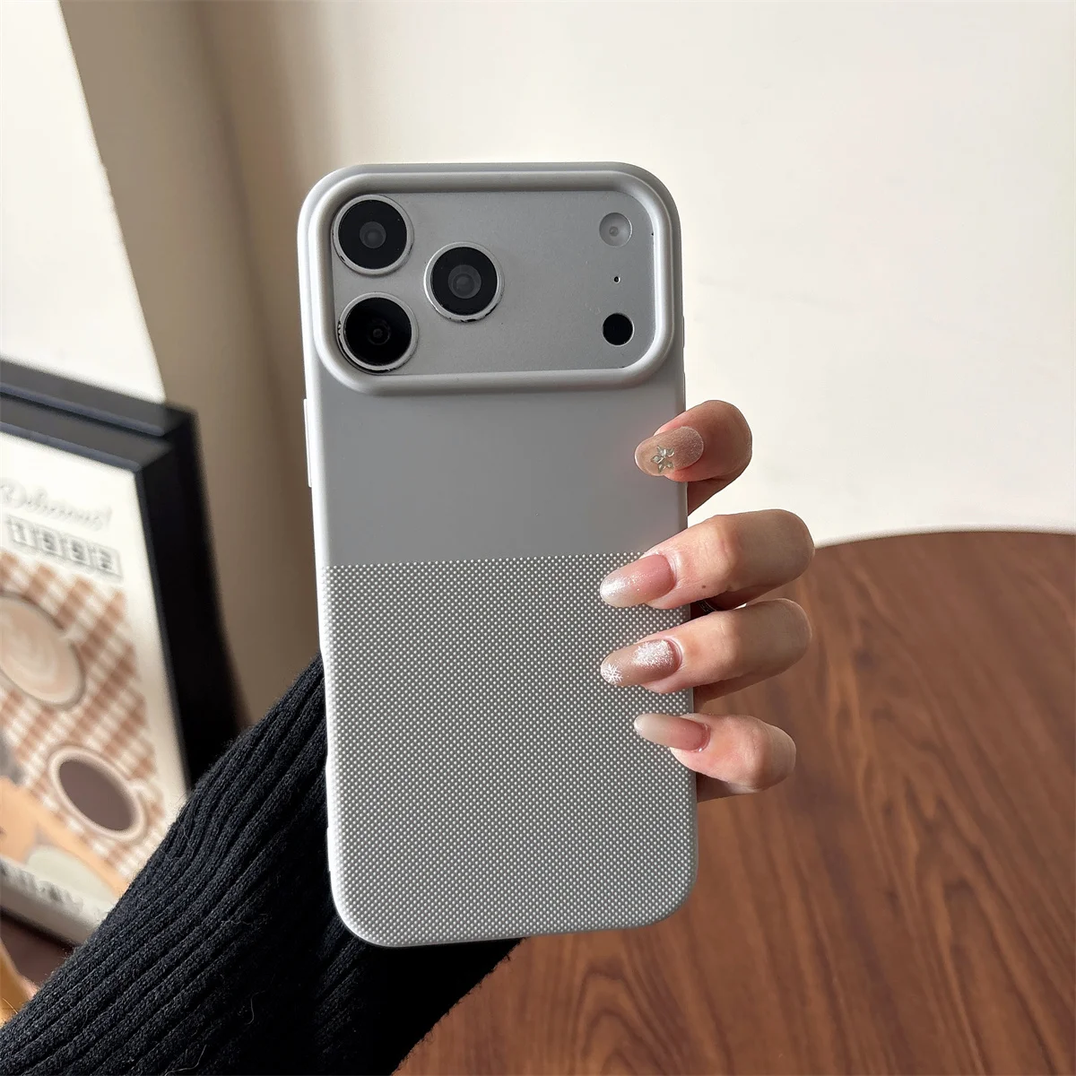 Luxuriöse matte Stoff-Textur Weiche TPU Handyhülle für iPhone 17 16 15 14 13 12 11 Pro Max Schlanke Mattierte Stoßfeste Schutzhülle