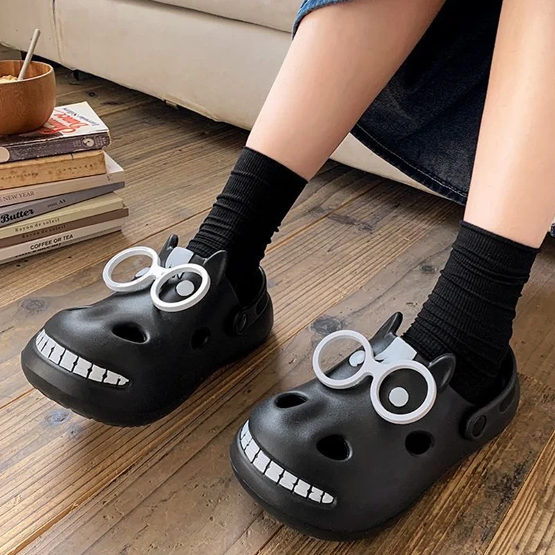 Lustige Cartoon-Clogs für Paare, Damen-Sommerschuhe mit neuer weicher Plateausohle, EVA-Lochschuhe, Damen-Outdoor-Slipper, rutschfeste Sandalen, Größe 45 – Detail 9
