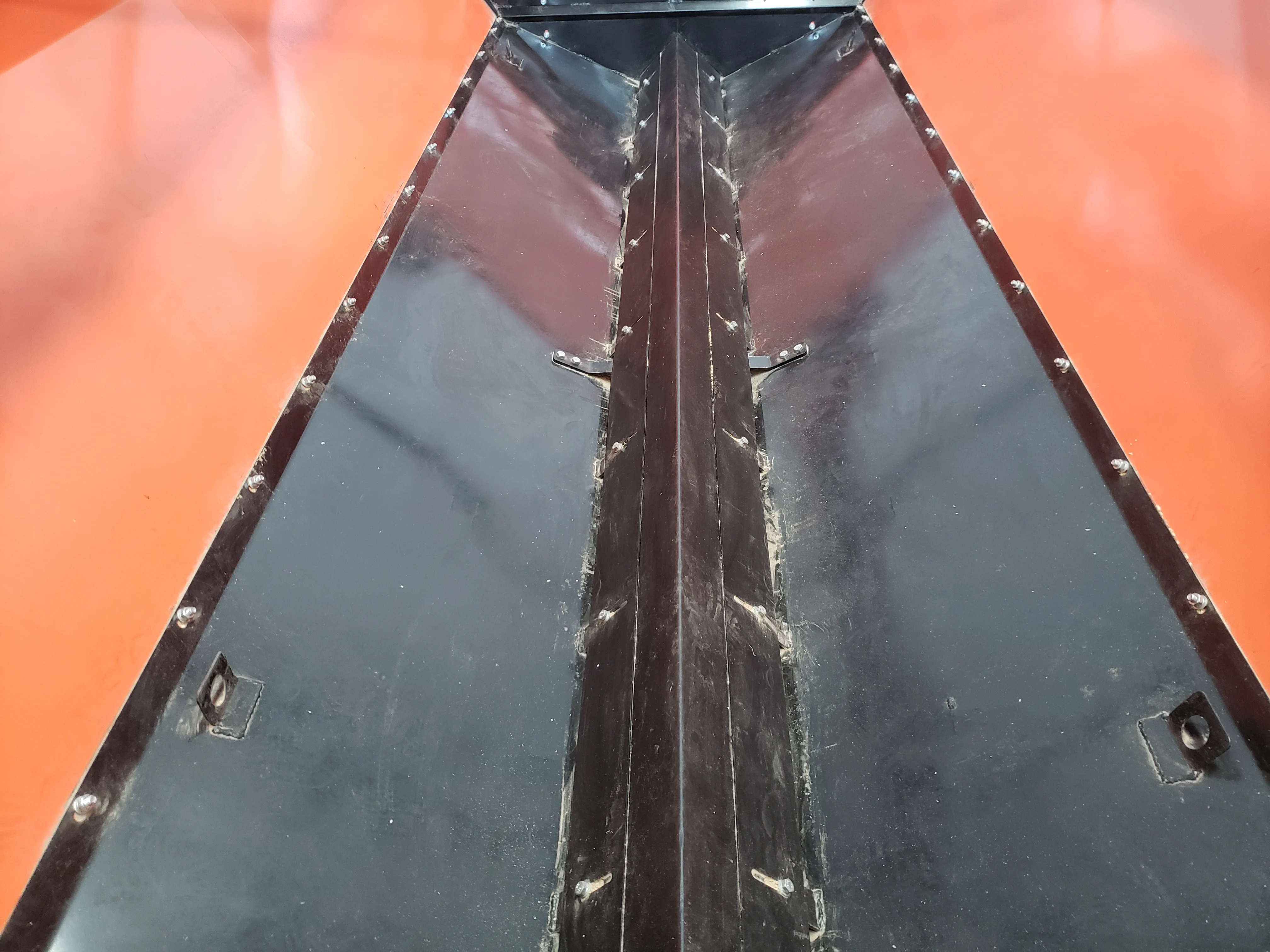 Factory Supply Tractor Trailed Grain Bin Carrier Chaser with Rotating Auger for Farm