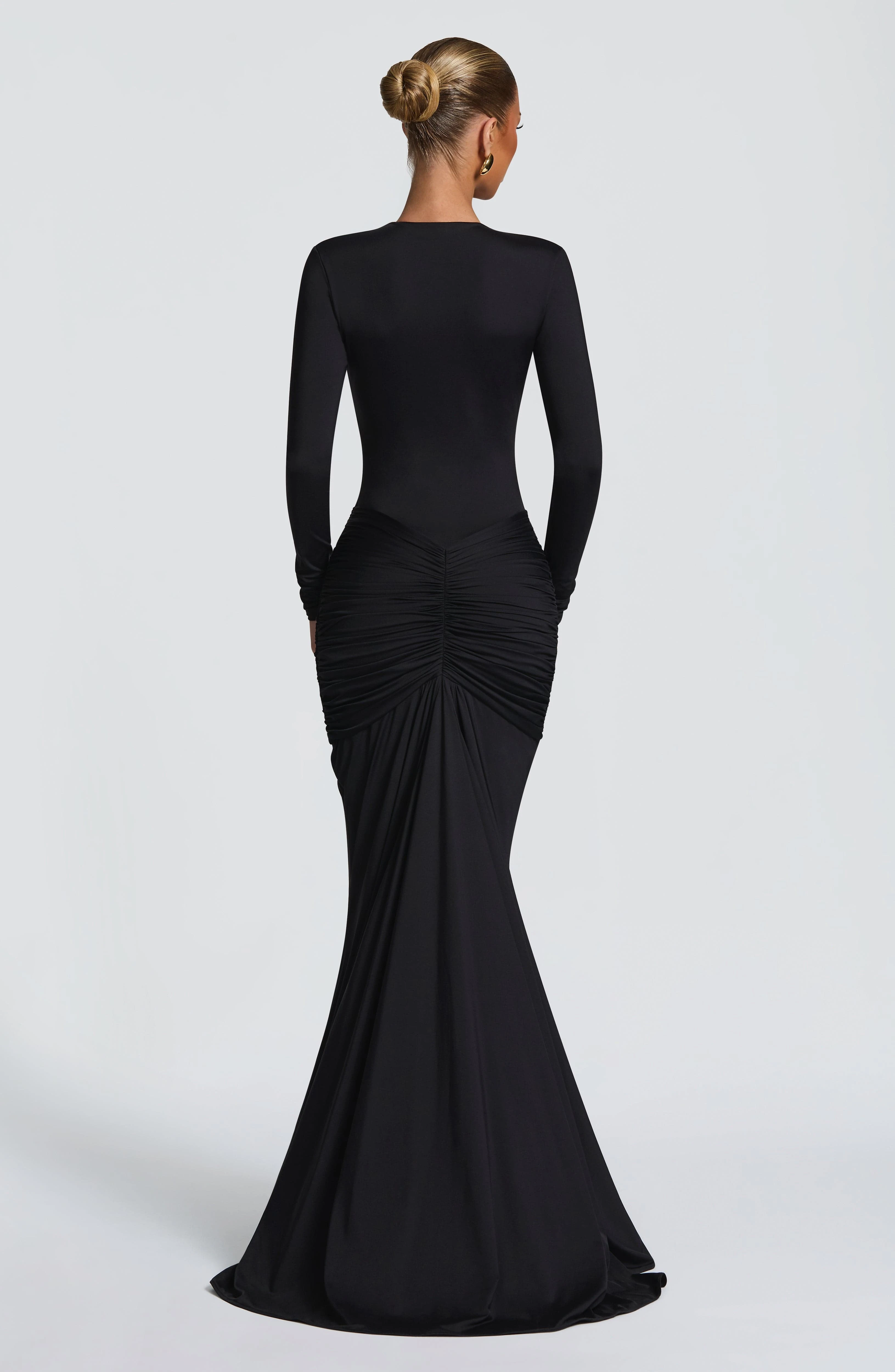 فستان ماكسي أسود بأكمام طويلة - مراجعة Evening Gown وسعره