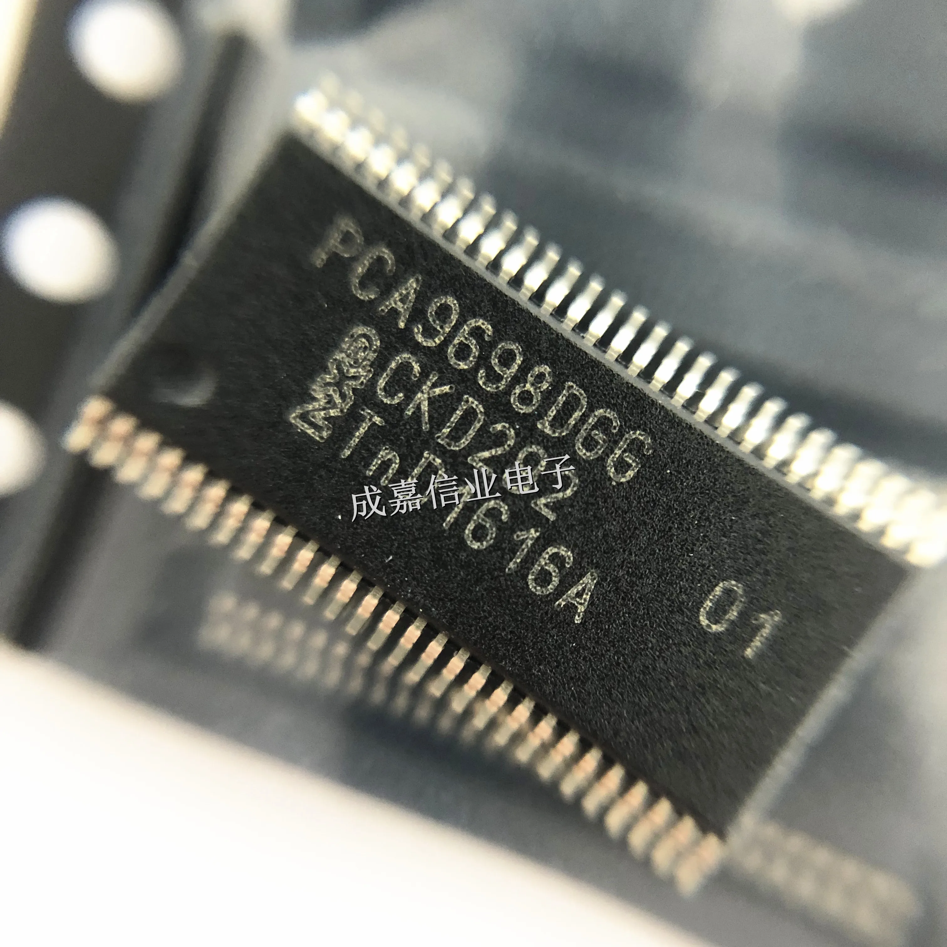 

5pcs/Lot PCA9698DGG,518 TSSOP-56 Interface - I/O Expanders 40BT I2C FM+TPGPIO IN-RS-PU OE