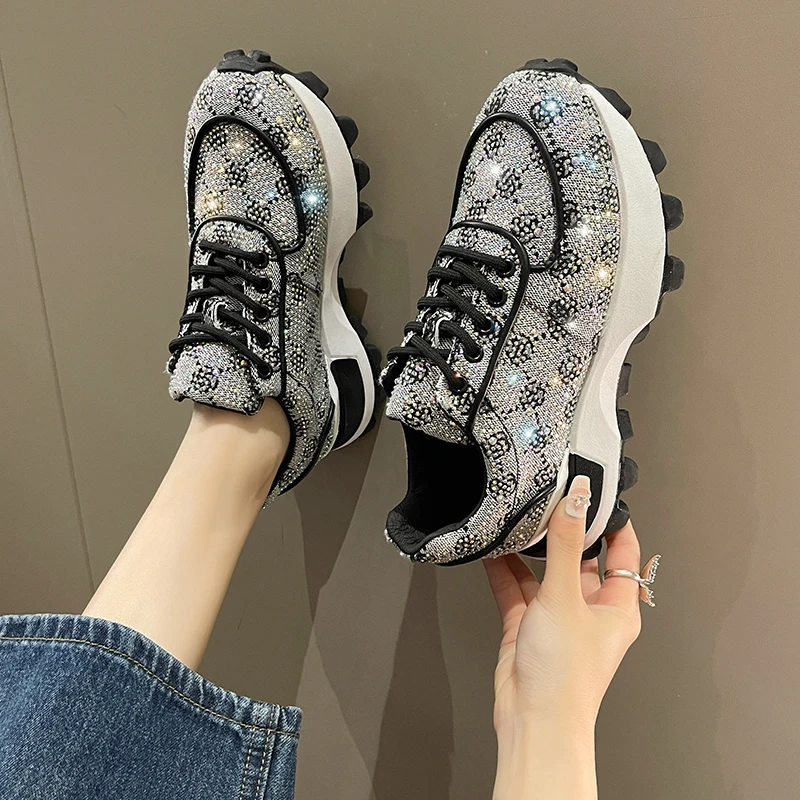 Scarpe sportive per le donne scarpe da papà Casual primaverili nuove scarpe da ginnastica in pelle con strass con suola spessa per le donne Sneaker