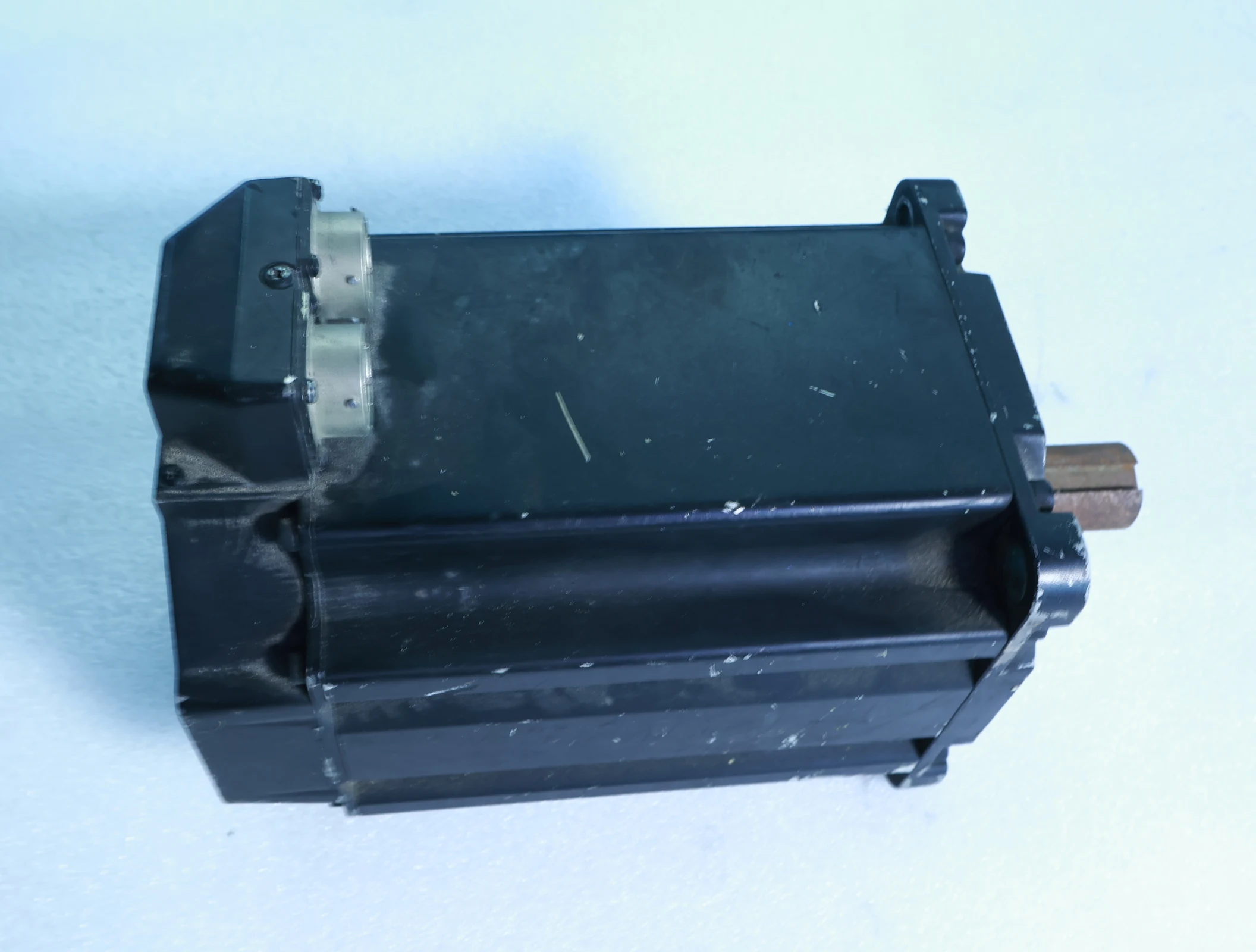 

Б/у MPL-A540K-MJ22AA для серводвигателя Allen-Bradley MPL-A540K-MJ22AA