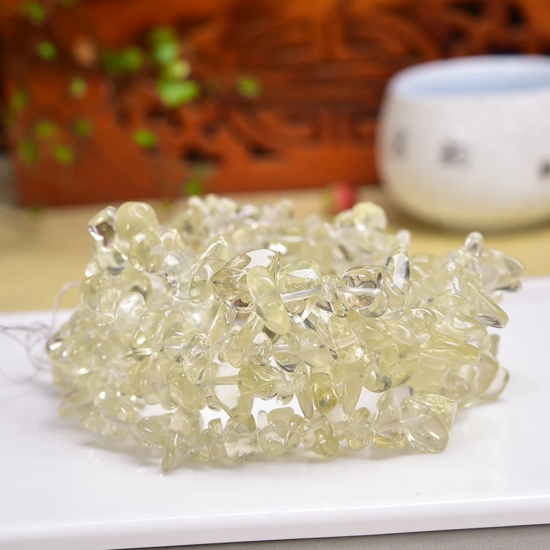 1連のイエローストーン原石ビーズ、シトリンチップスのエクストラロングシングルストリングネックレス（重ね付け用）、穴あけチップス