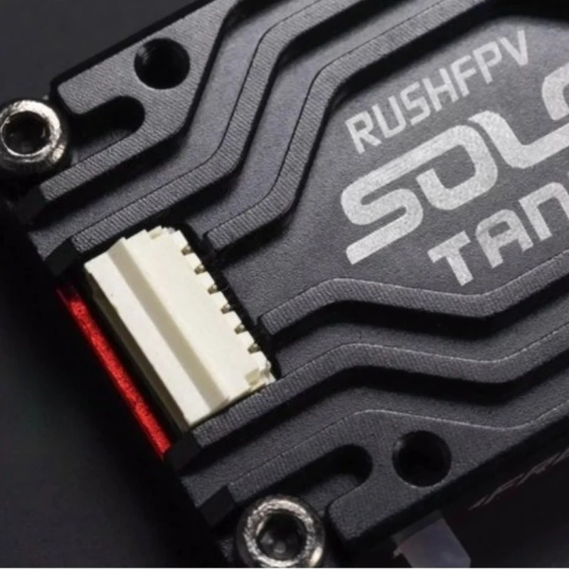 RUSHFPV RUSH TANK SOLO VTX 5.8G Nadajnik Wideo z Obudową CNC 1.6W Regulowany 2-6S Mikrofon do Dronów FPV Dalekiego Zasięgu
