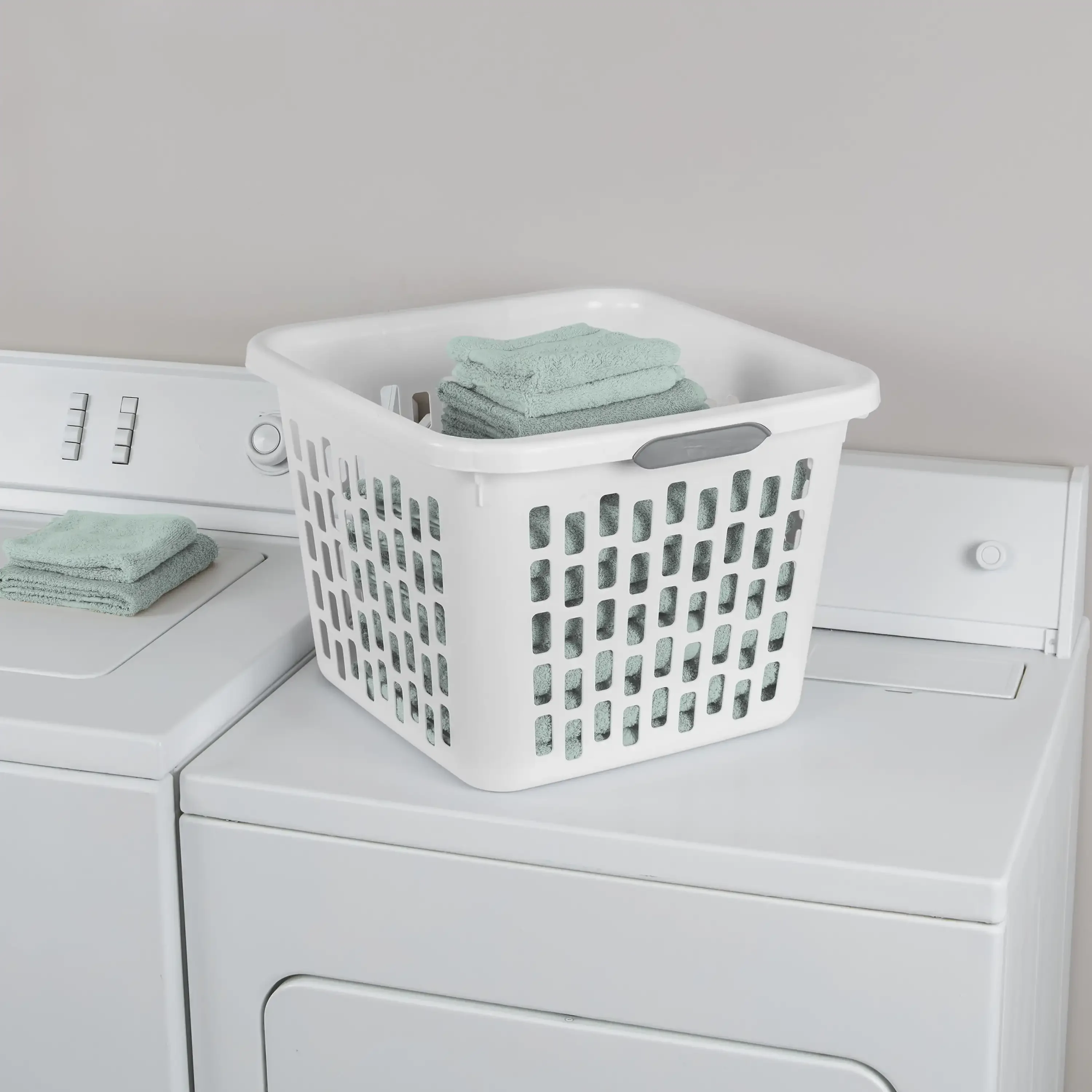 Cesto para roupa suja de plástico quadrado Sterilite 1,5 Bushel, adulto, branco