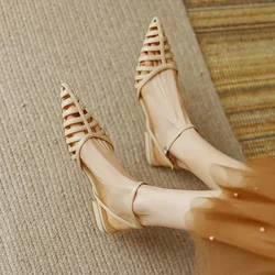 Retro Roman Sandals Women's Pointed Toe Thick Heel Hollow One-word Buckle Flat with shoes Ankle Strap Low Heel Women's Sandals