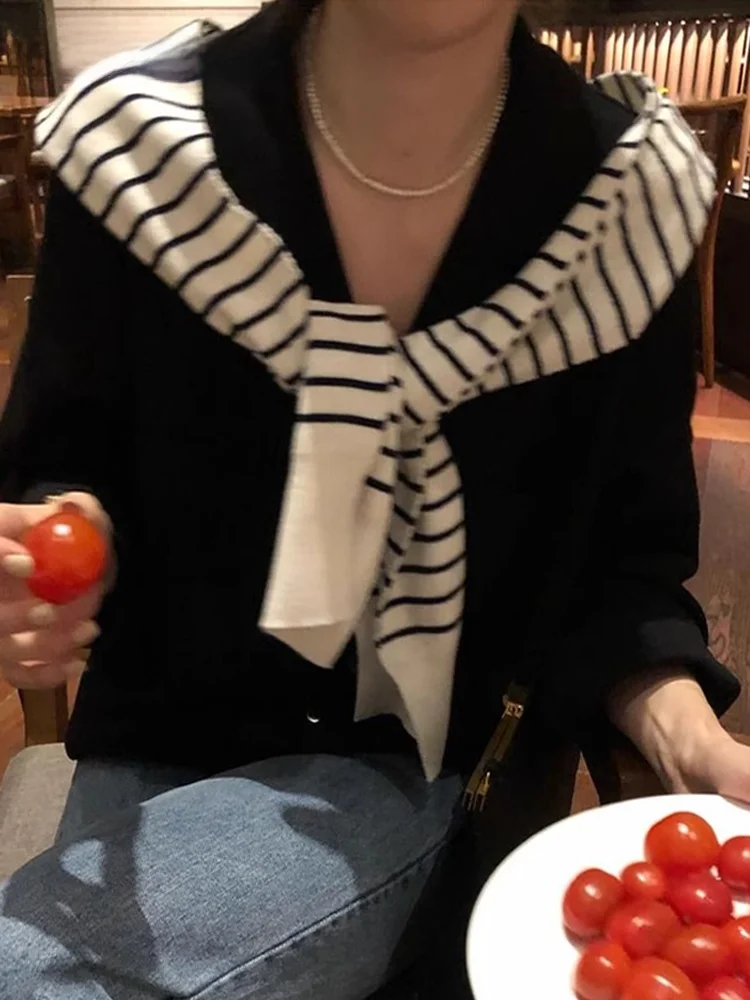 monstar-knitted-stripe-shoulder-shawl-women's-thin-office-air-conditioned-neck-protection-black-white-small-shoulder-pad