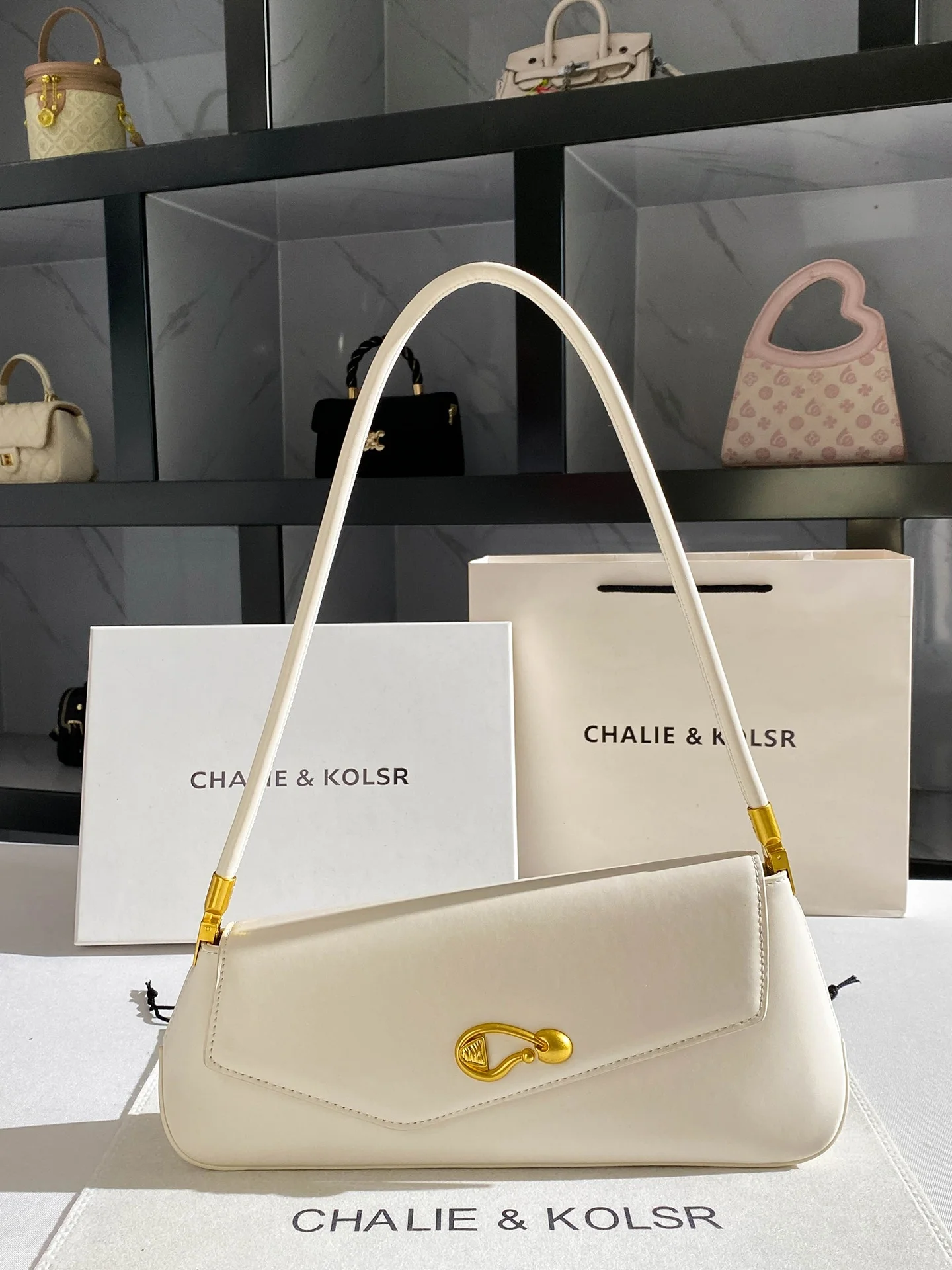 sac-a-bandouliere-decontracte-en-cuir-souple-chaliekolsr-pour-femme-collection-ete-2026-sac-sous-le-bras-poche-zippee-exclusivite-en-ligne