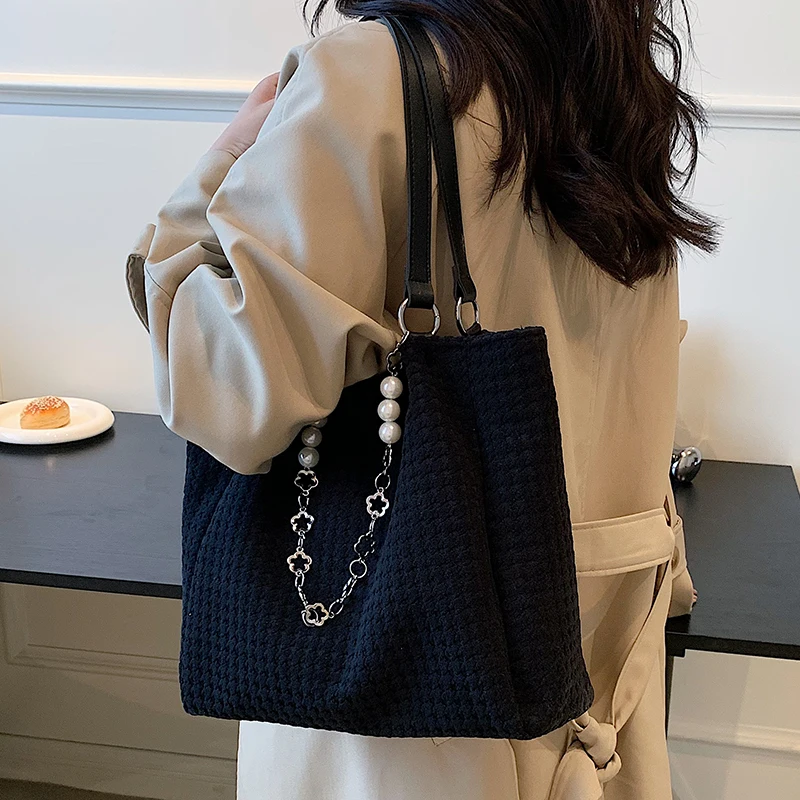 

Women's Large Capacity Casual Soft Tote Bags Fashion Design Chain Pearl Shoulder Bag Female Commuter Bag