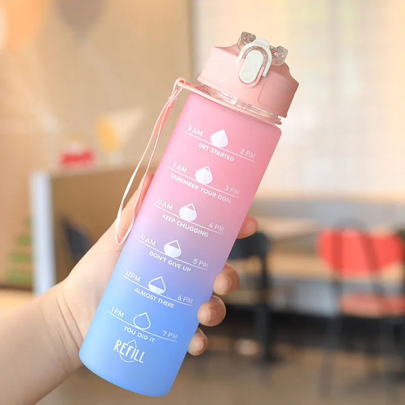 Garrafa de Água de Grande Capacidade com Cores em Gradiente para Esportes e Fitness, à Prova de Vazamentos, Inquebrável, Material PC Sem Odor