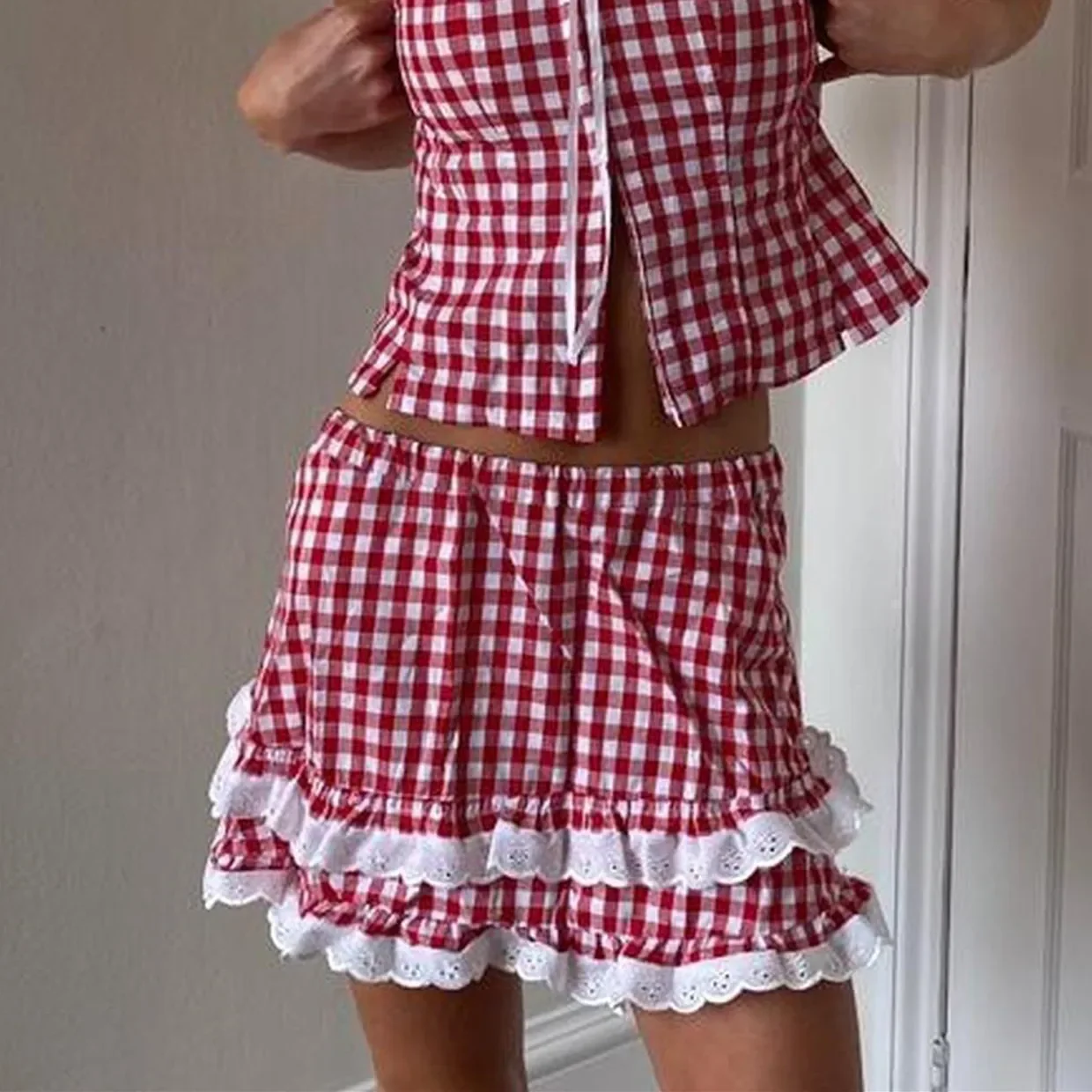 

Women's Y2K Gingham Tiered Ruffled Mini Skirt Plaid Smocked Waist Pleated A-line Short Skirts 2000s Vintage Streetwear