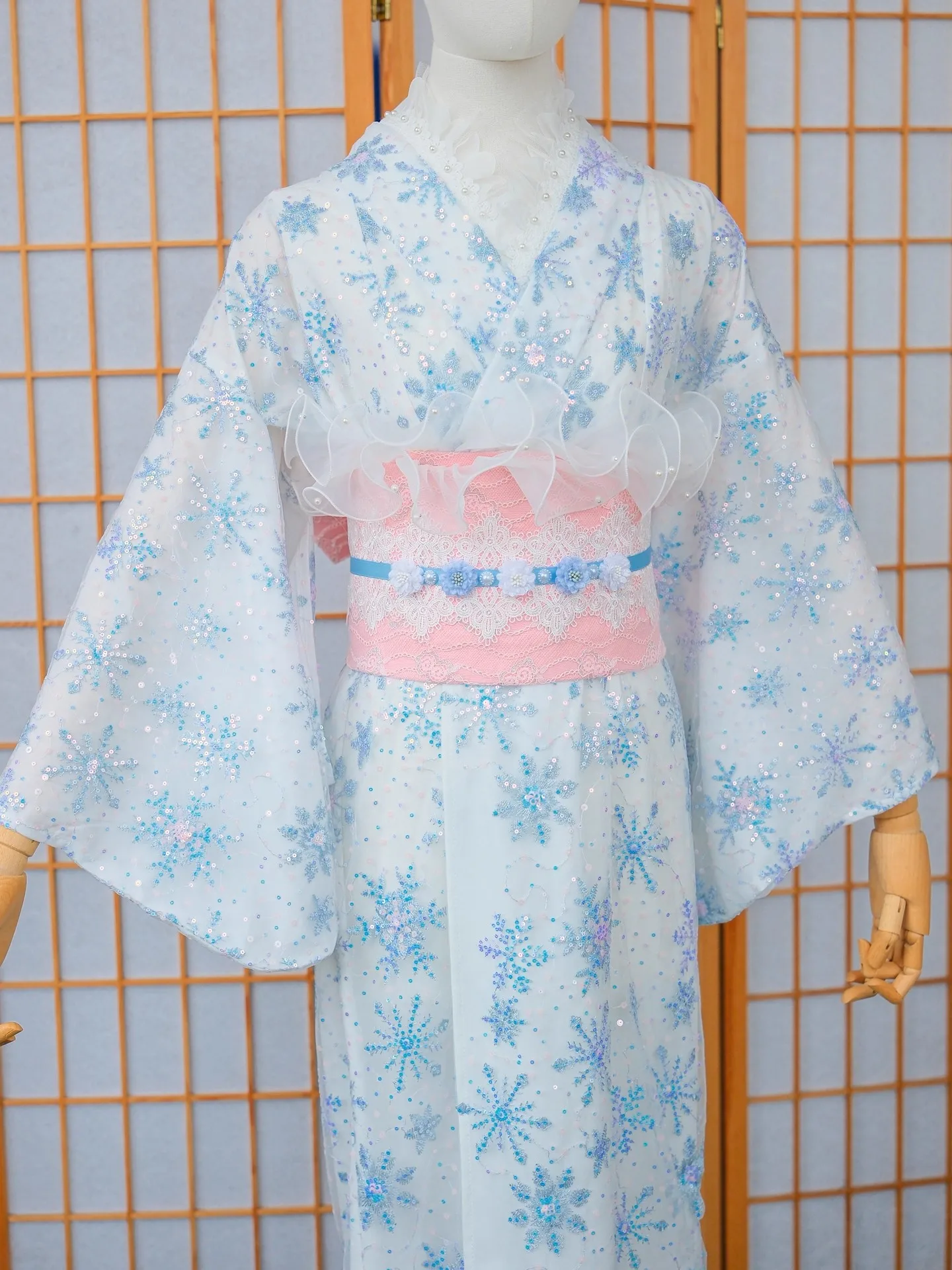 

Women's Japanese Style Modernized Kimono Romantic Embroidery​ Traditional Yukata Travel Photography Dress Cos Costume