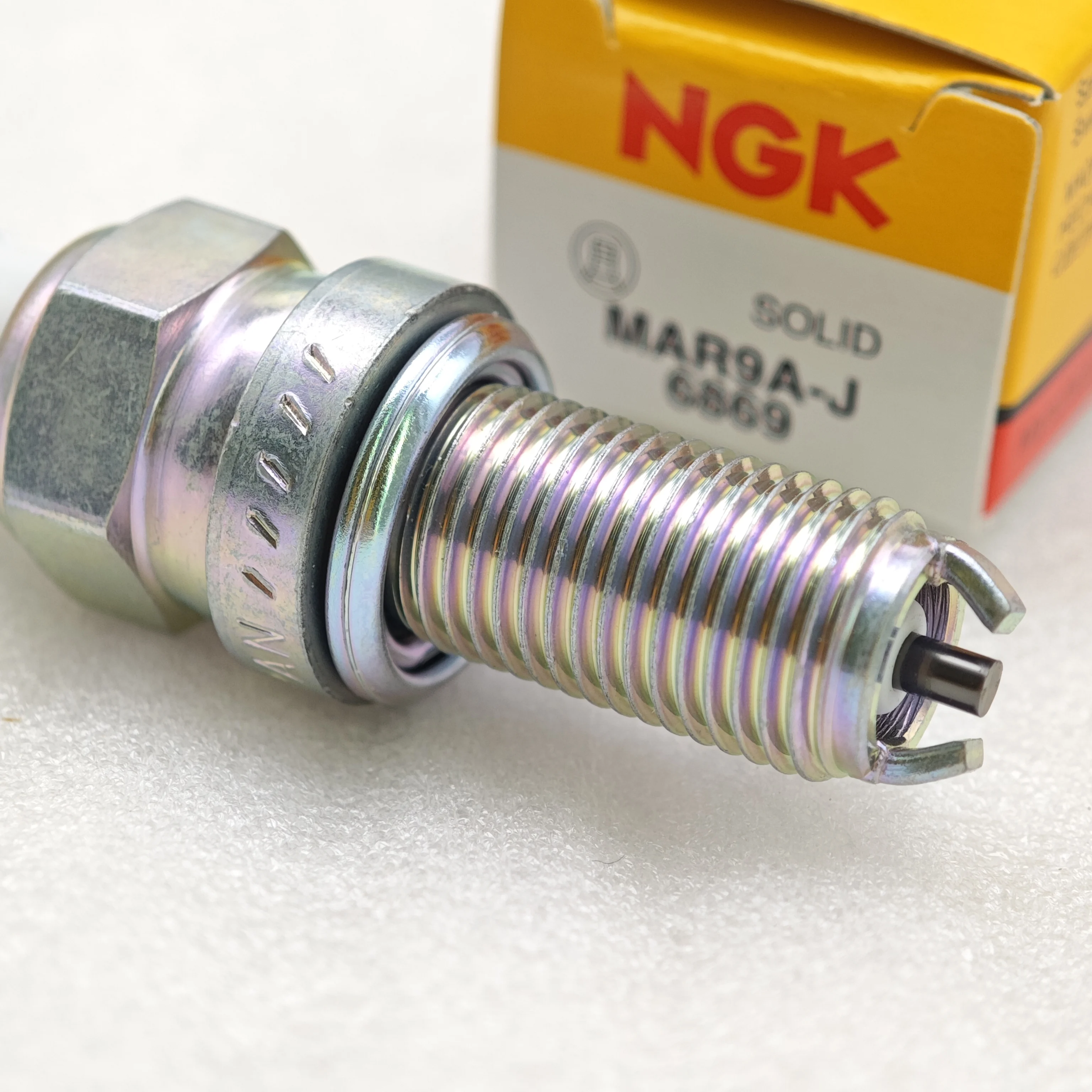 1pcs Original NGK Spark Plug MAR9A-J 6869 Is Suitable For Ducati OEM 67040451A