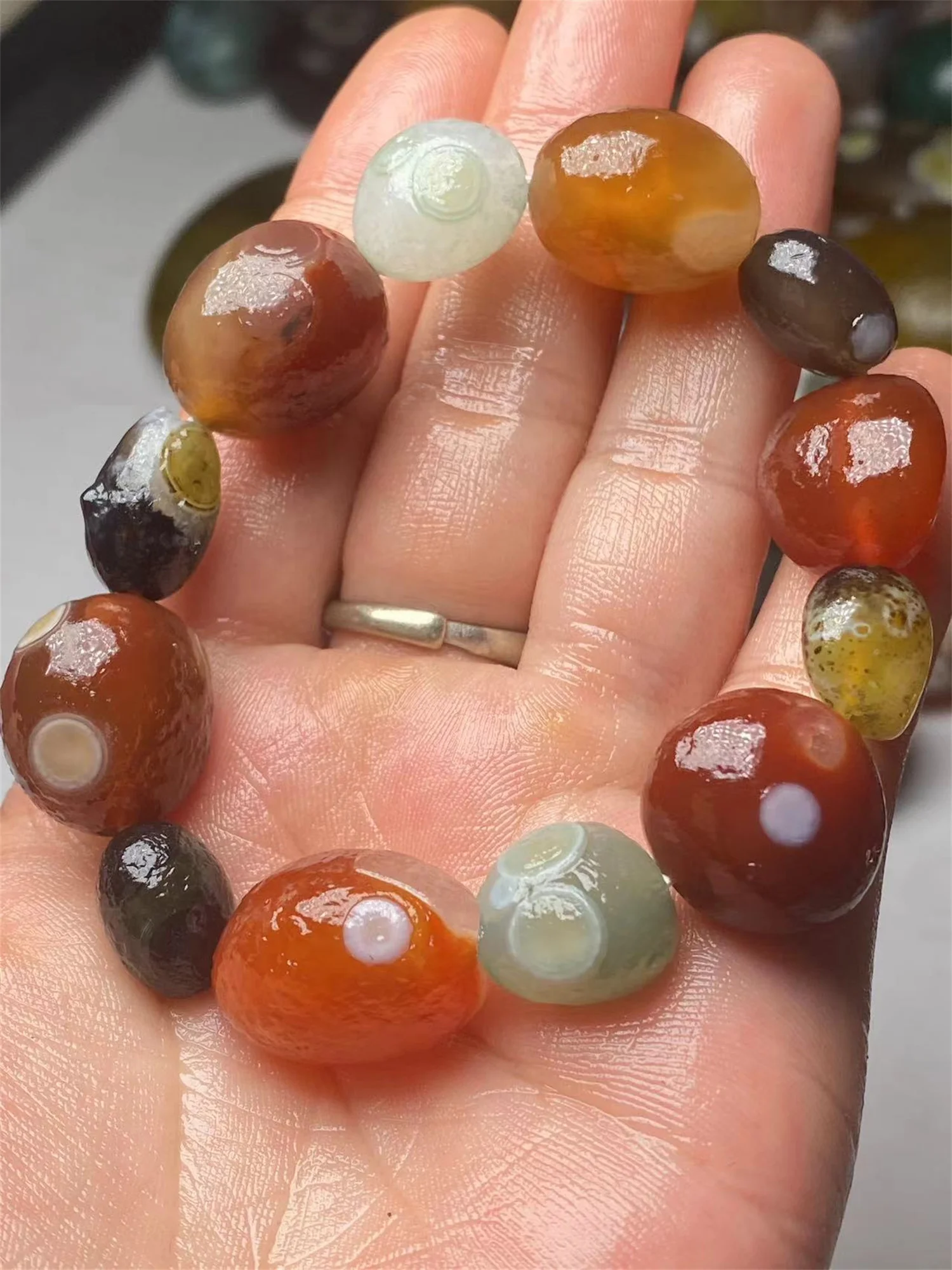 1pcs/lot Rare special red, green and yellow three-color natural agate rough stone beads bracelet with eye pattern collectible