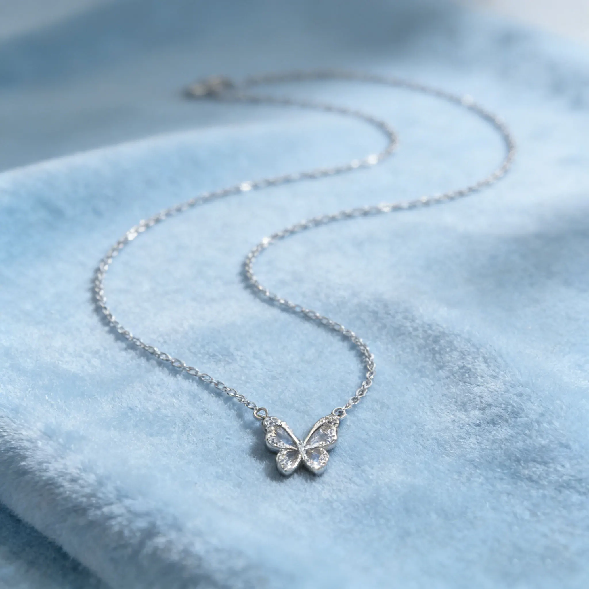 

Korean Style Niche Butterfly Necklace 1Pc - Women's Sweet Versatile Rhinestone Clavicle Accessory