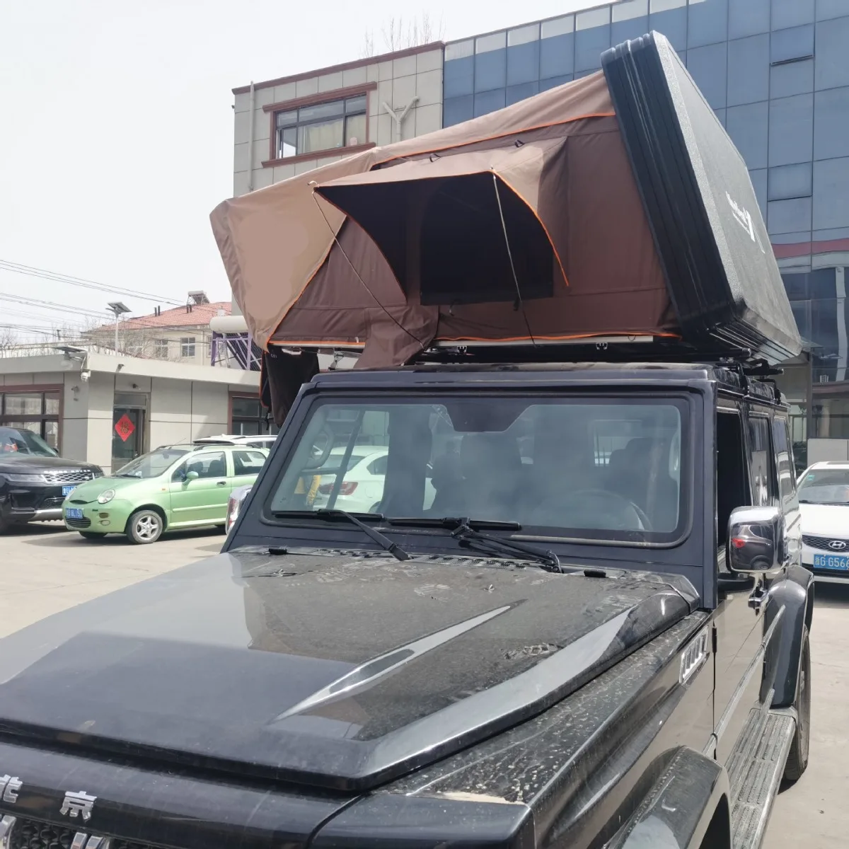 

High Quality Waterproof Oxford Fabric Roof Top Tent with Hard Shell Side Opening Design for Cars