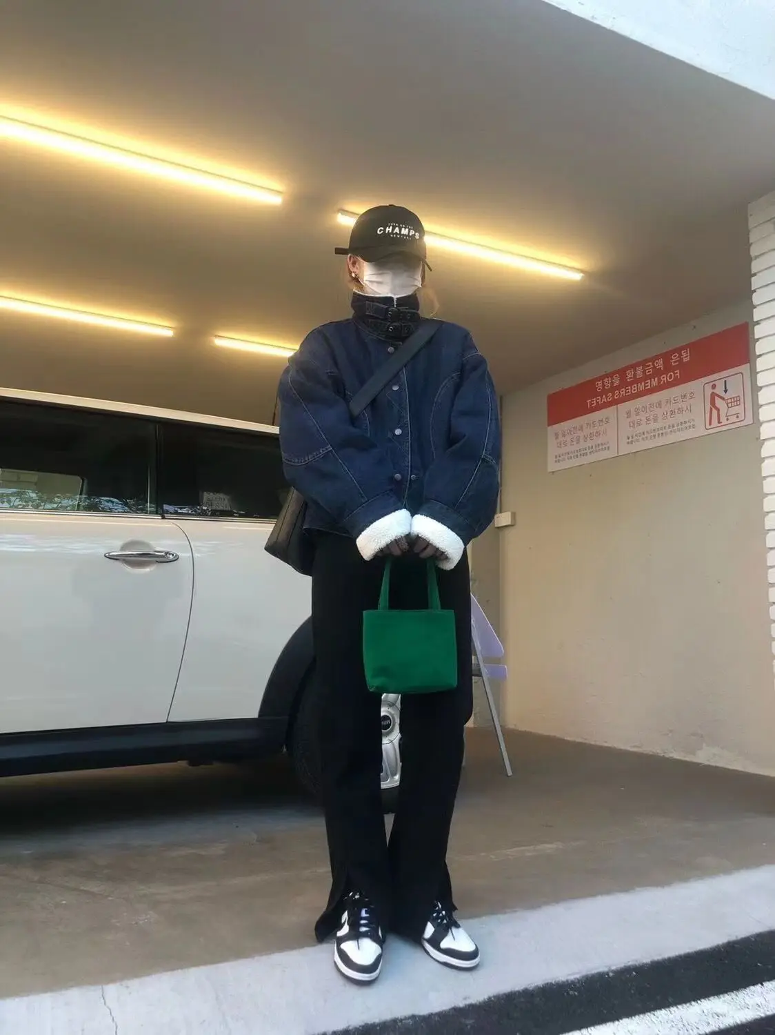 Cappotto di jeans con pelliccia e cappuccio peluche da donna autunno pieghe bottone a pressione controllato originale Harajuku tendenza scuola patchwork regolabile