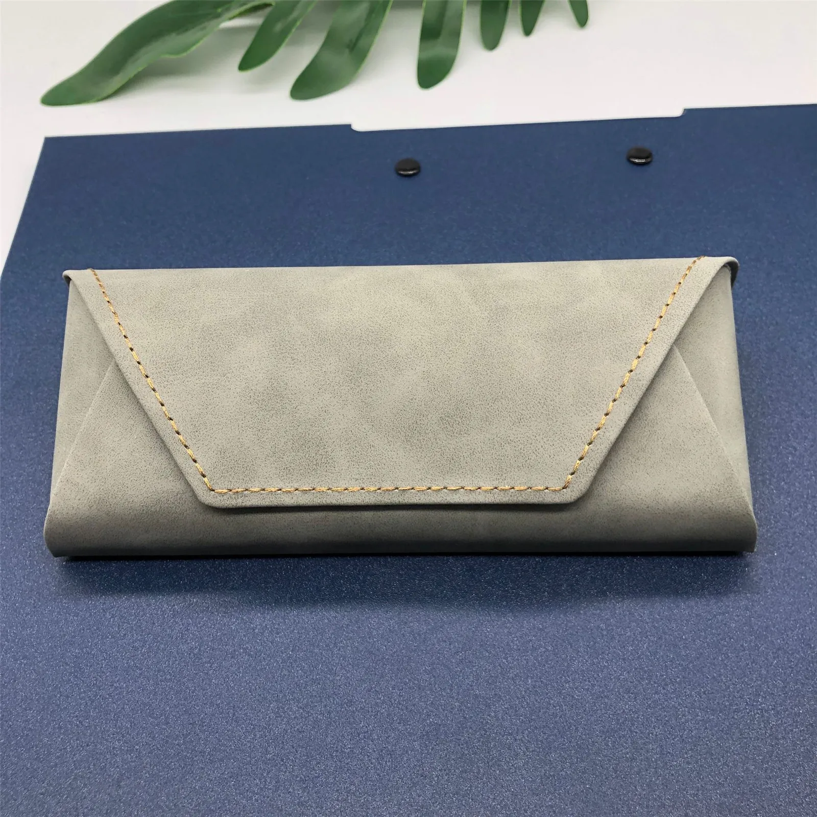 Étui à lunettes en PU et métal - Travel Accessories Ideas avis et prix