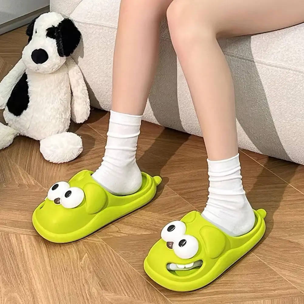 Mezze pantofole da donna nuove di zecca Summer Beach Cute Big Eyes Cartoon PVC deodorante pantofole 36-41 nuove pantofole da donna