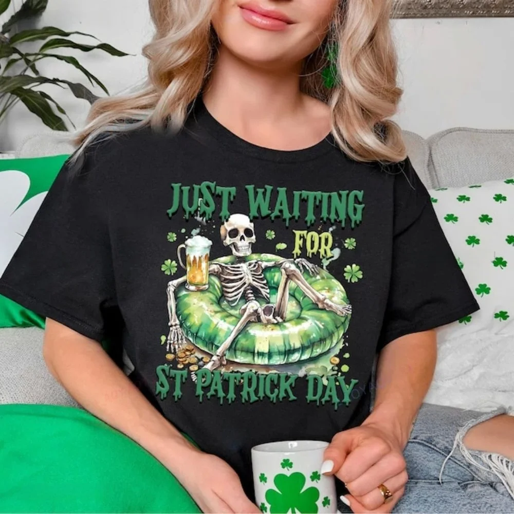 

Just Waiting St Patrick's Day Women's T-shirt Pure Cotton Short Sleeve round Neck Cleanfit Style Skeleton Pattern round Neck