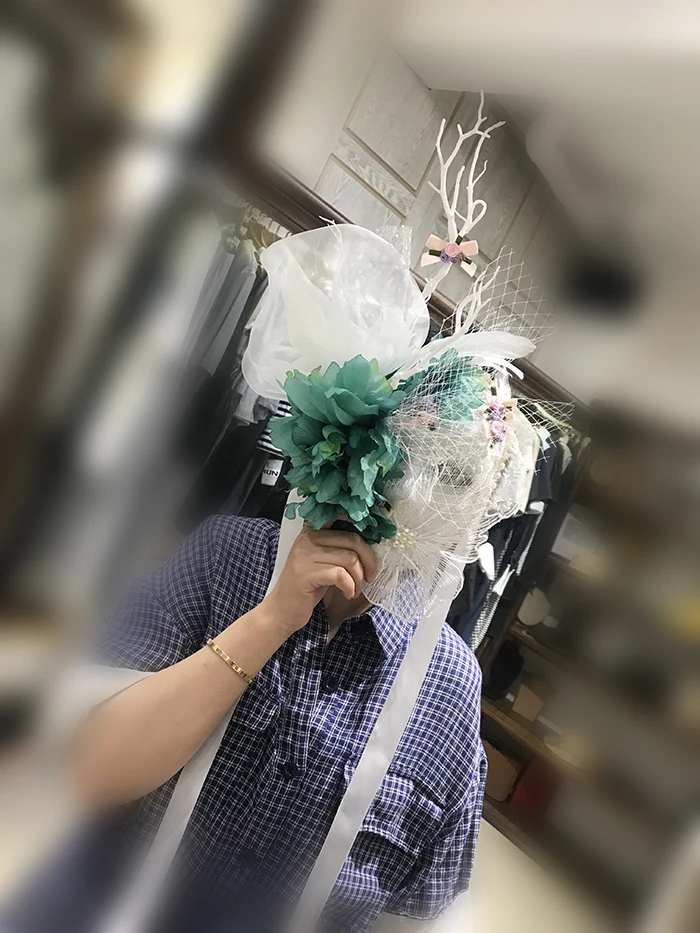 Mask Full Face Customized Funny White Green Color Matching Flower Mesh Decoration Stage Halloween Party Performance Accessories