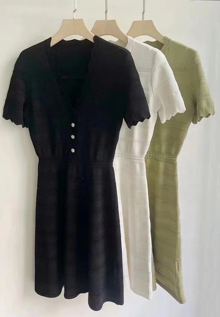 Spring  Women's OL Sle Floral Lace Trim Waist Cinching Hollow out Dr V-Ne A-Line Skirt ort Sve Button Detail