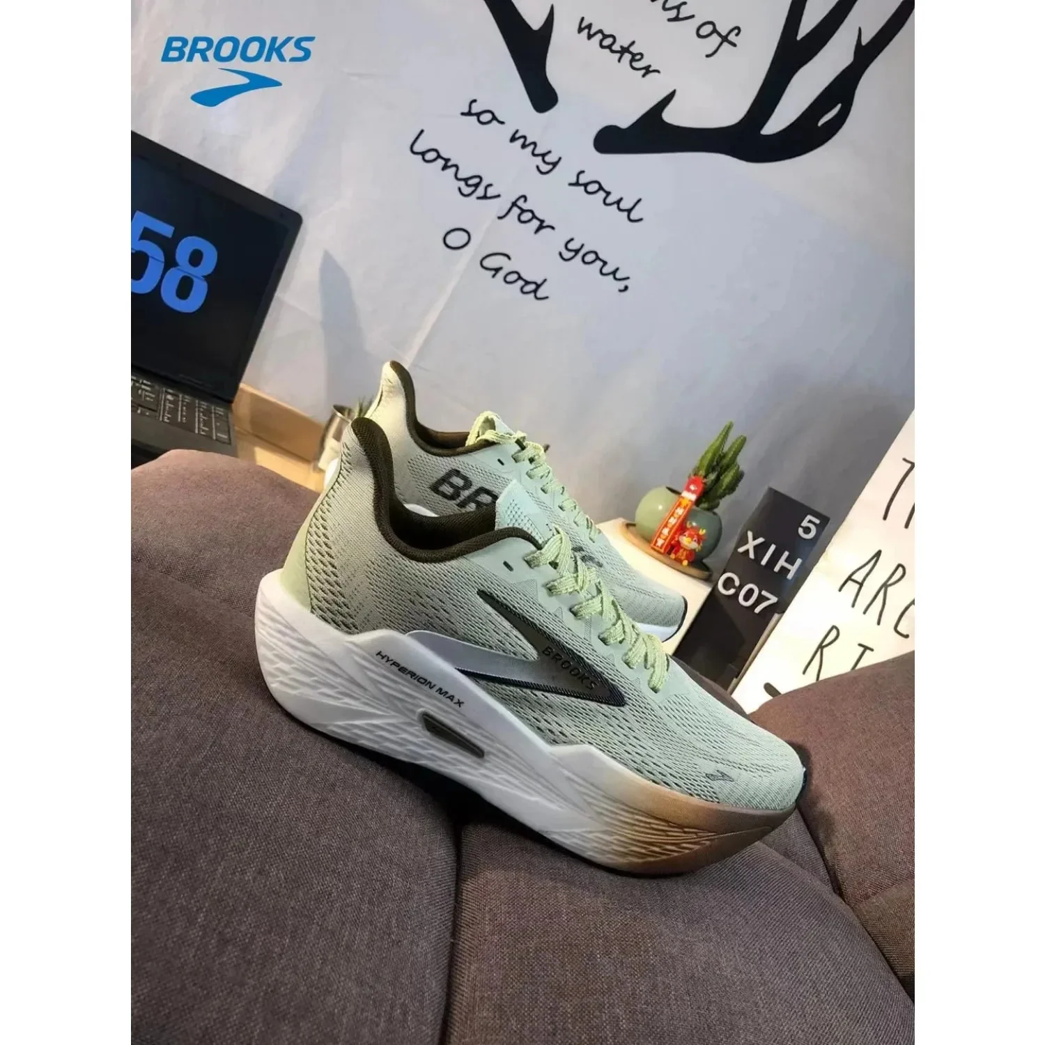 Scarpe da corsa Brooks Hyperion Max 2 - Intersuola leggera e ammortizzata per correre su strada e maratona