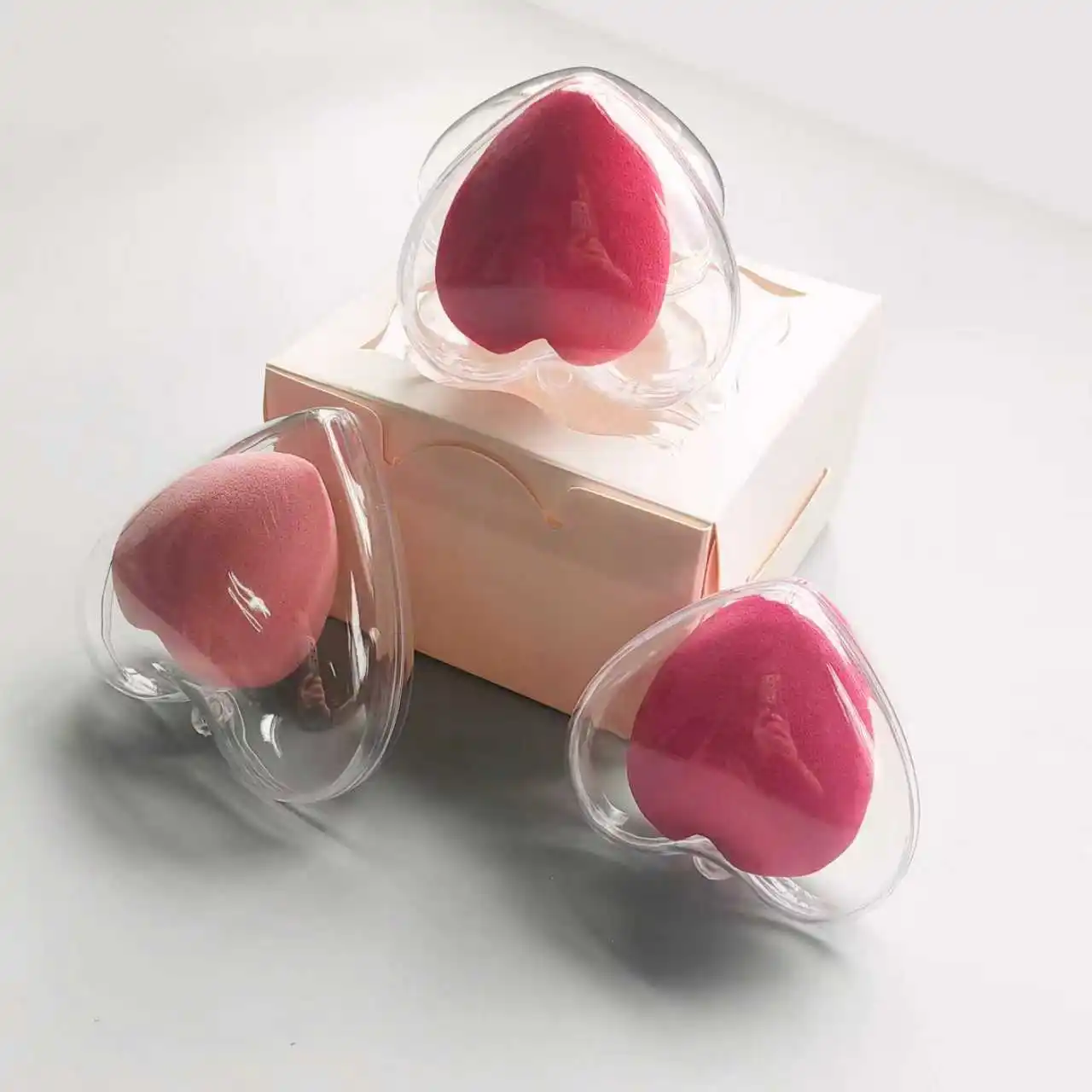 20 Pack Cute Heart Shape Beauty Sponges , Non-Absorbent Makeup Blender for Foundation, Soft Cosmetic Puff Gift Set