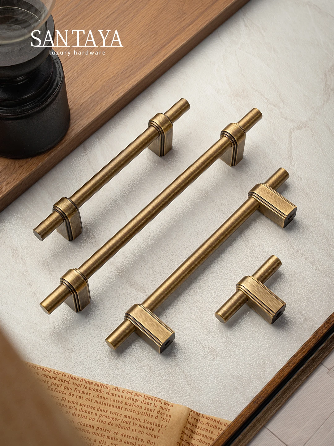 Santaya มือจับตู้ครัวทองเหลืองขัดเงาแบบโบราณ มือจับลิ้นชักตู้เสื้อผ้าห้องนอน มือจับเฟอร์นิเจอร์แบบยาวรูปตัว T