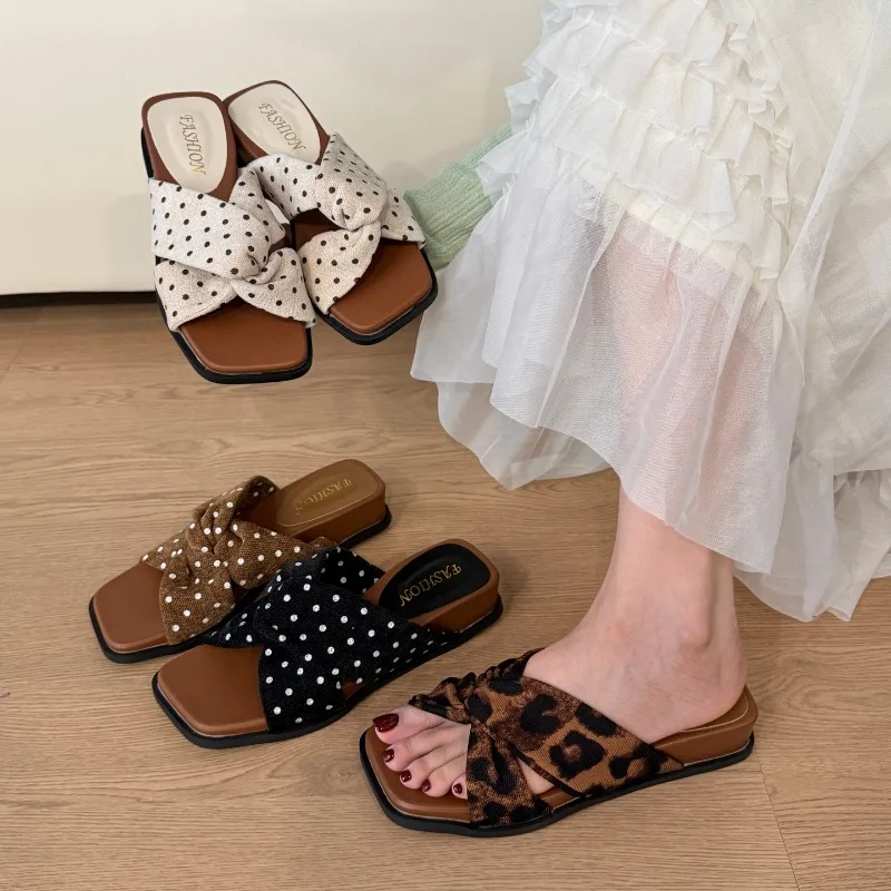 Polka Dot Unique Women's Sandals Summer 2026 New Small Size Beach Match Skirts Lightweight Versatile One-Strap Trendy Slippers