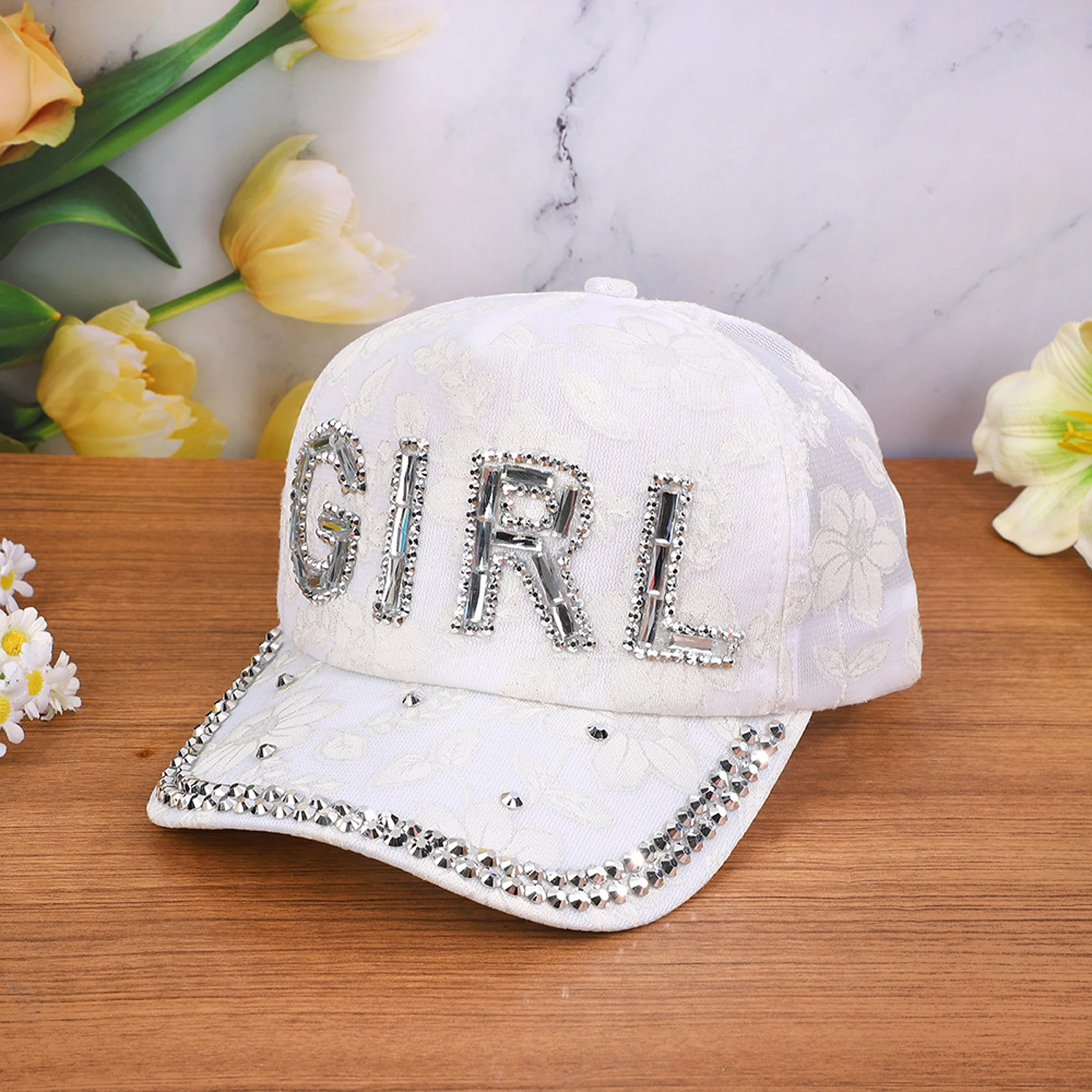 Elegante berretto con visiera parasole ricamato Cappello da baseball regolabile da donna con dettaglio di strass scintillanti per attività all'aperto e